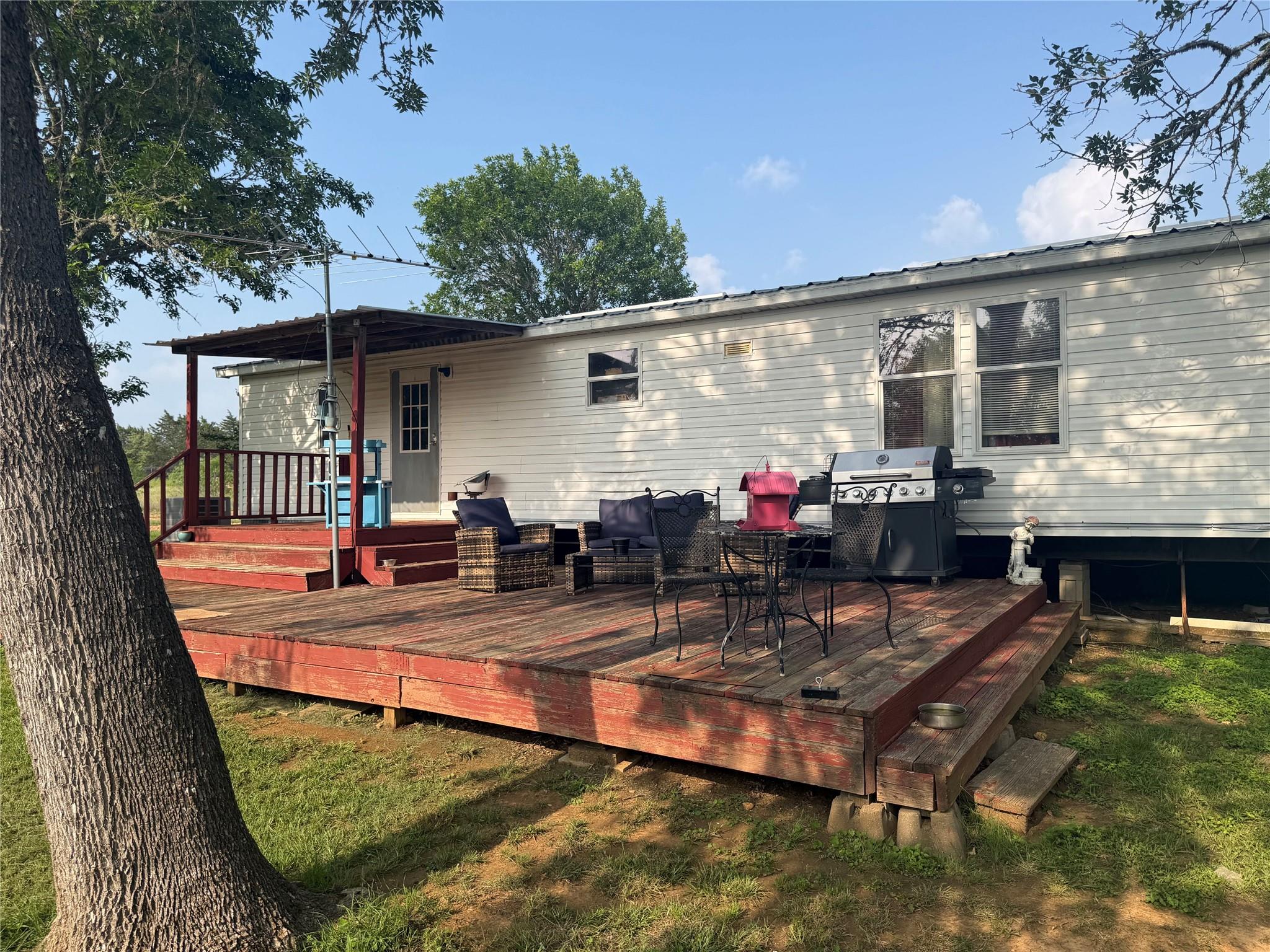 1766 Fm 2104, Paige, TX 78659