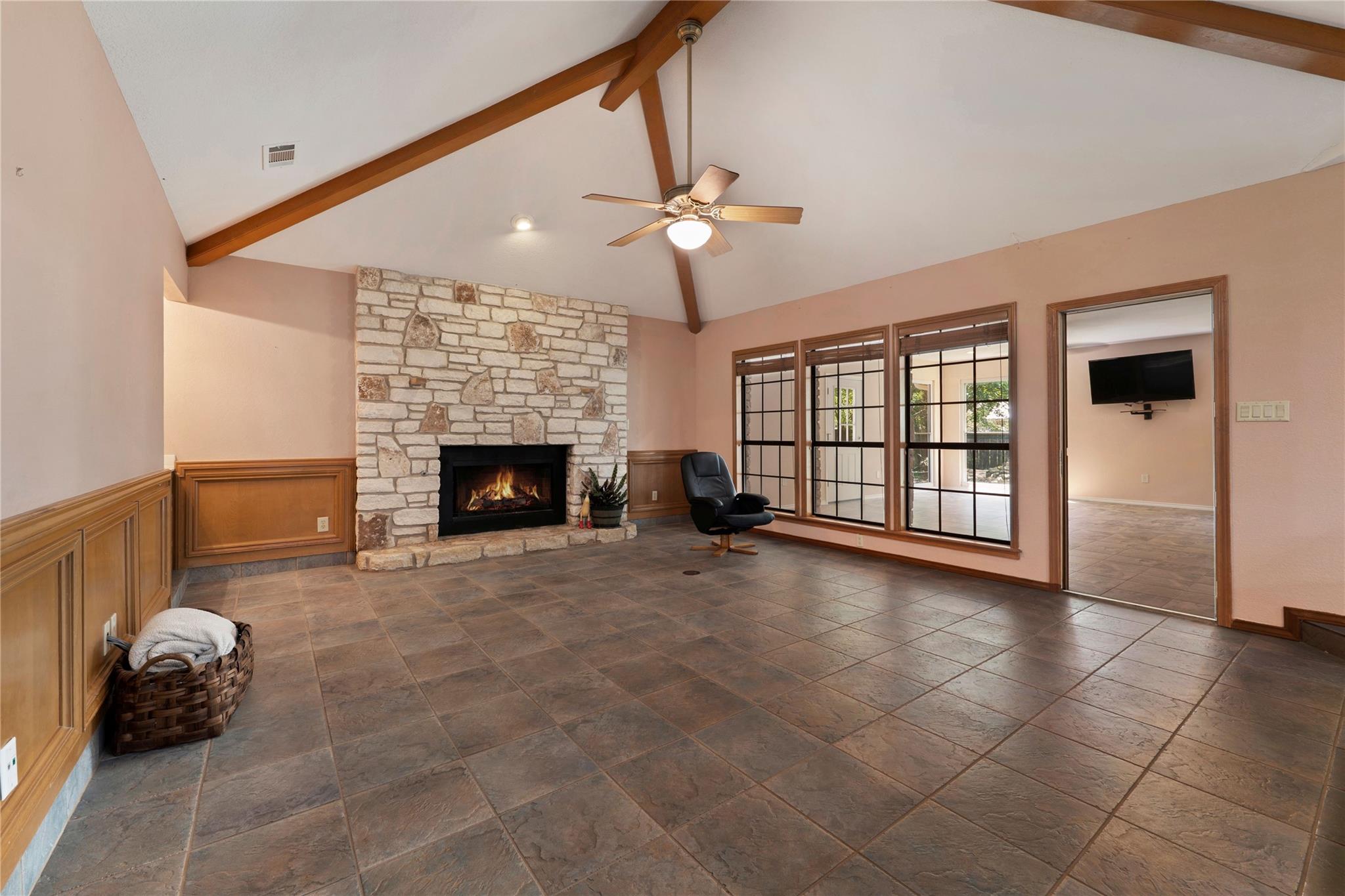 3805 Carmel Dr, Round Rock, TX 78681