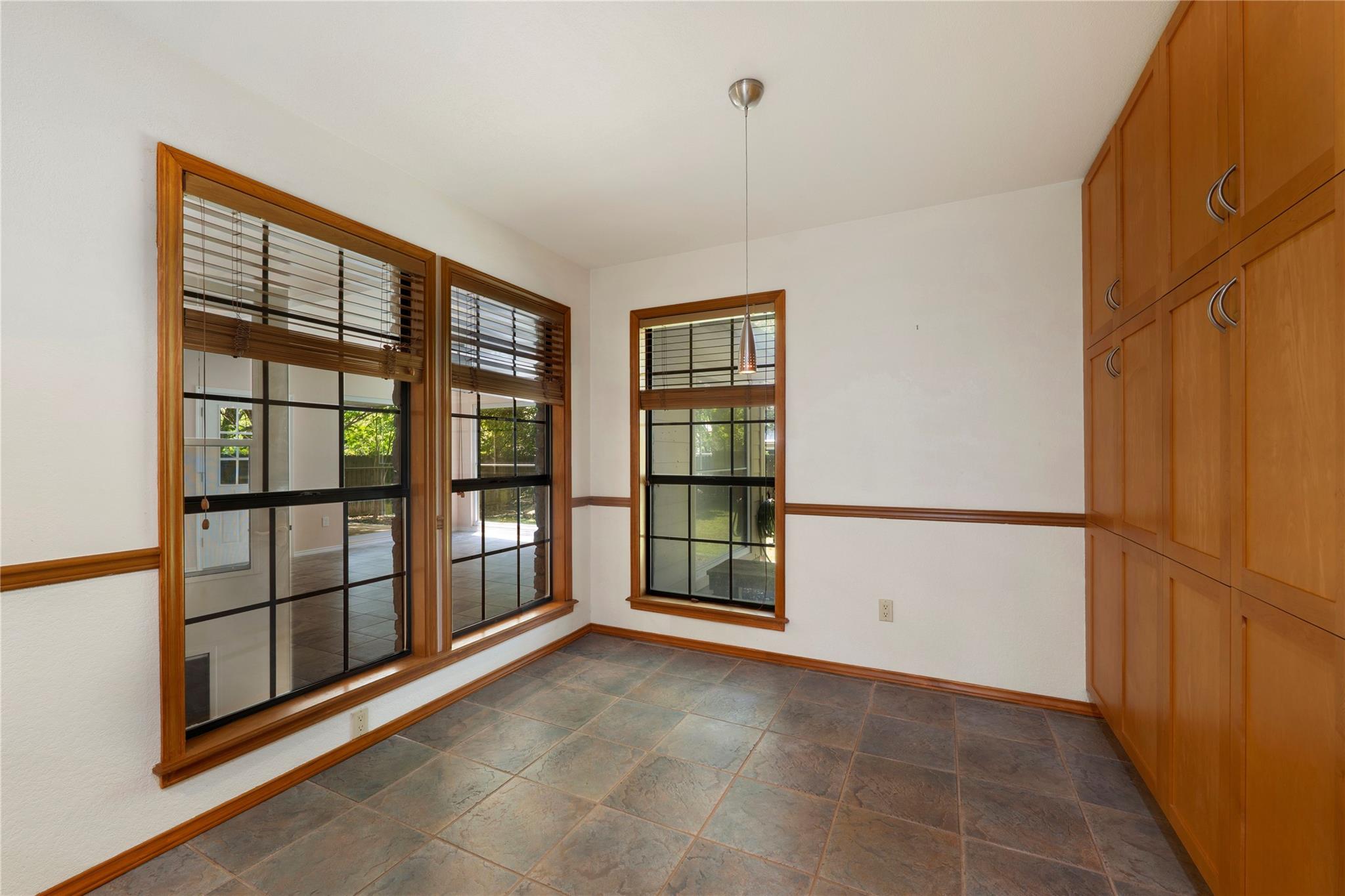 3805 Carmel Dr, Round Rock, TX 78681