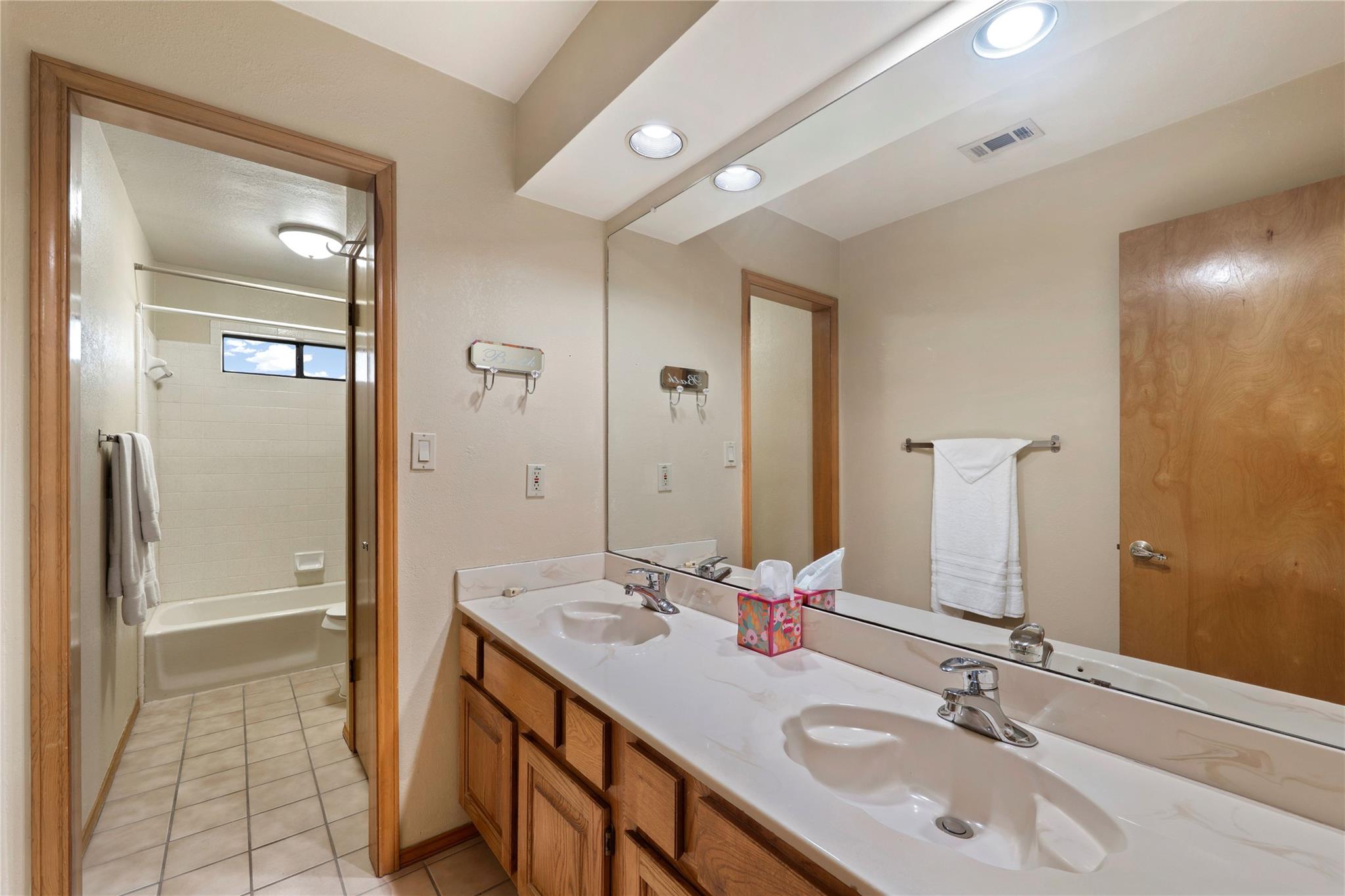3805 Carmel Dr, Round Rock, TX 78681