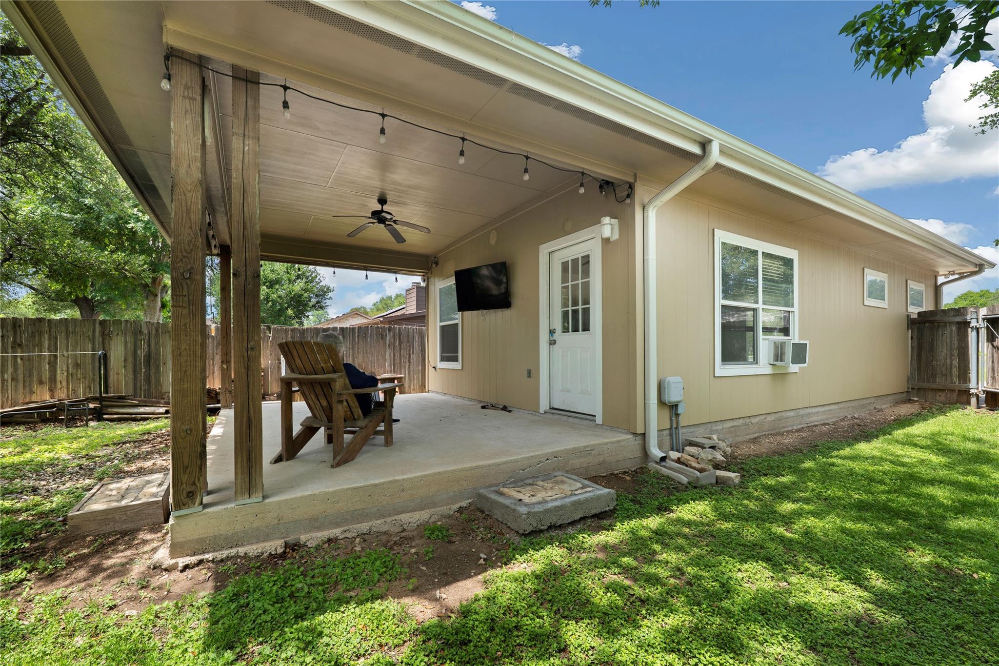 3805 Carmel Dr, Round Rock, TX 78681
