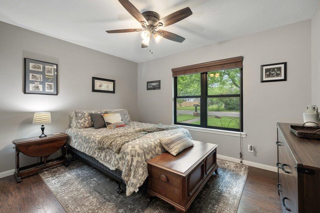 302 Schramm Rd, Granger, TX 76530