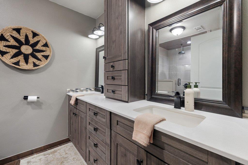 302 Schramm Rd, Granger, TX 76530