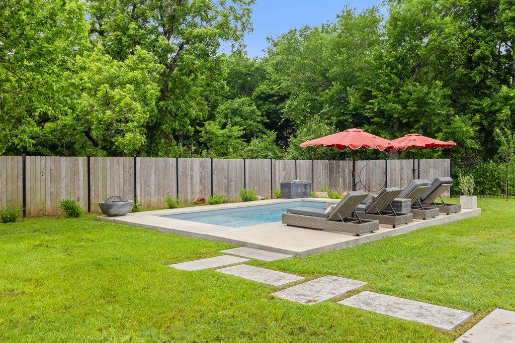 302 Schramm Rd, Granger, TX 76530