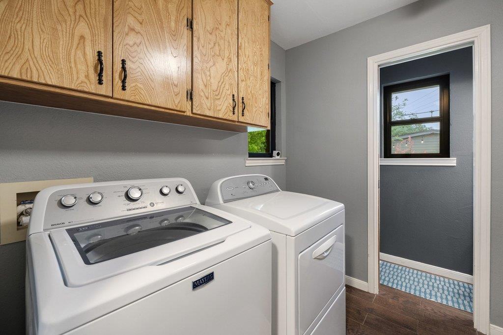 302 Schramm Rd, Granger, TX 76530