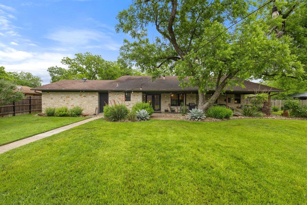 302 Schramm Rd, Granger, TX 76530