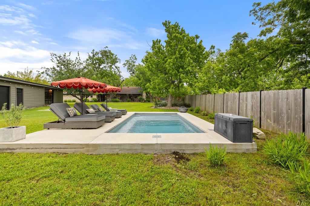 302 Schramm Rd, Granger, TX 76530