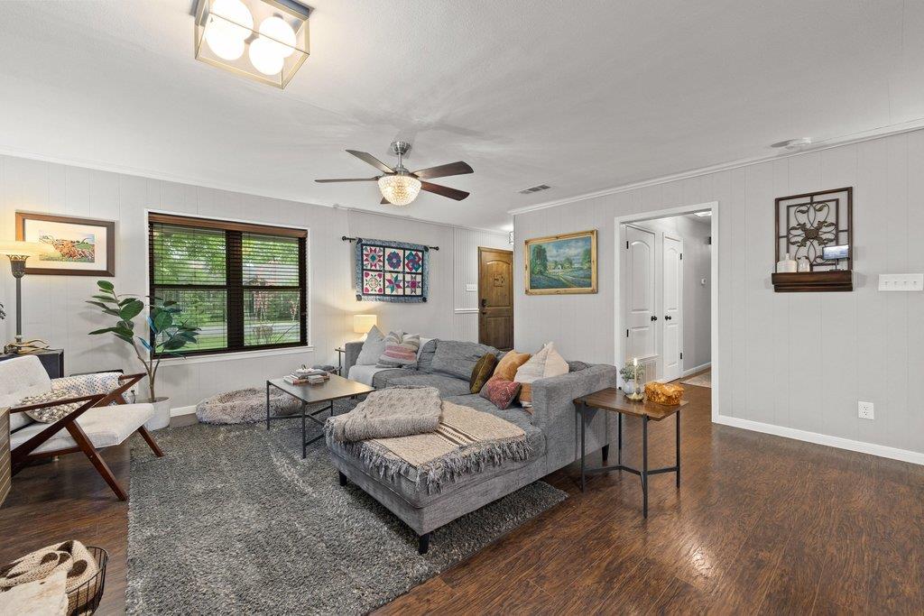 302 Schramm Rd, Granger, TX 76530