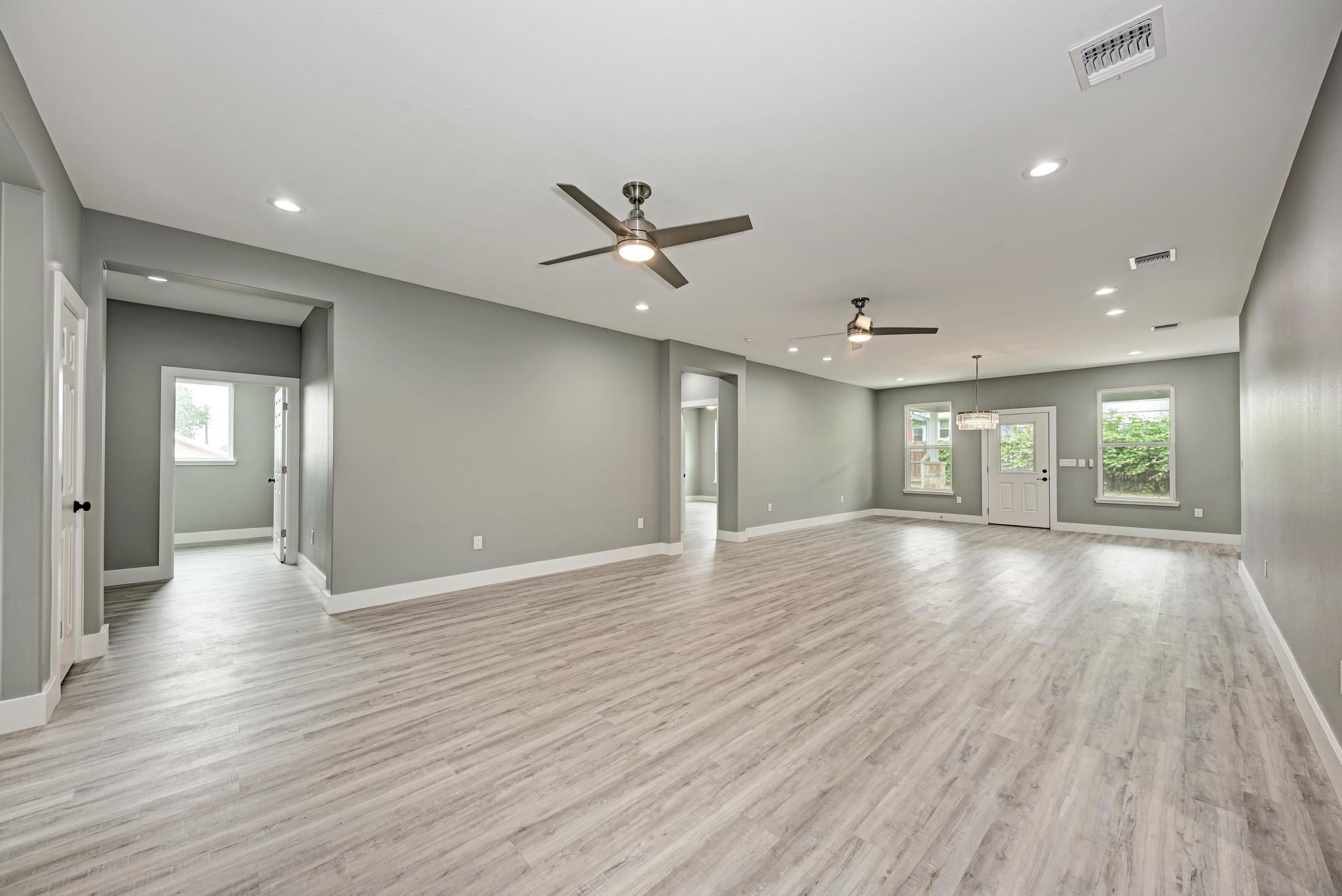 125 Comanche Dr, Paige, TX 78659