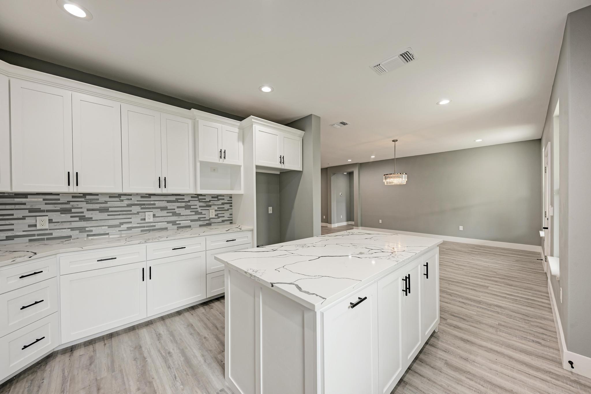 125 Comanche Dr, Paige, TX 78659