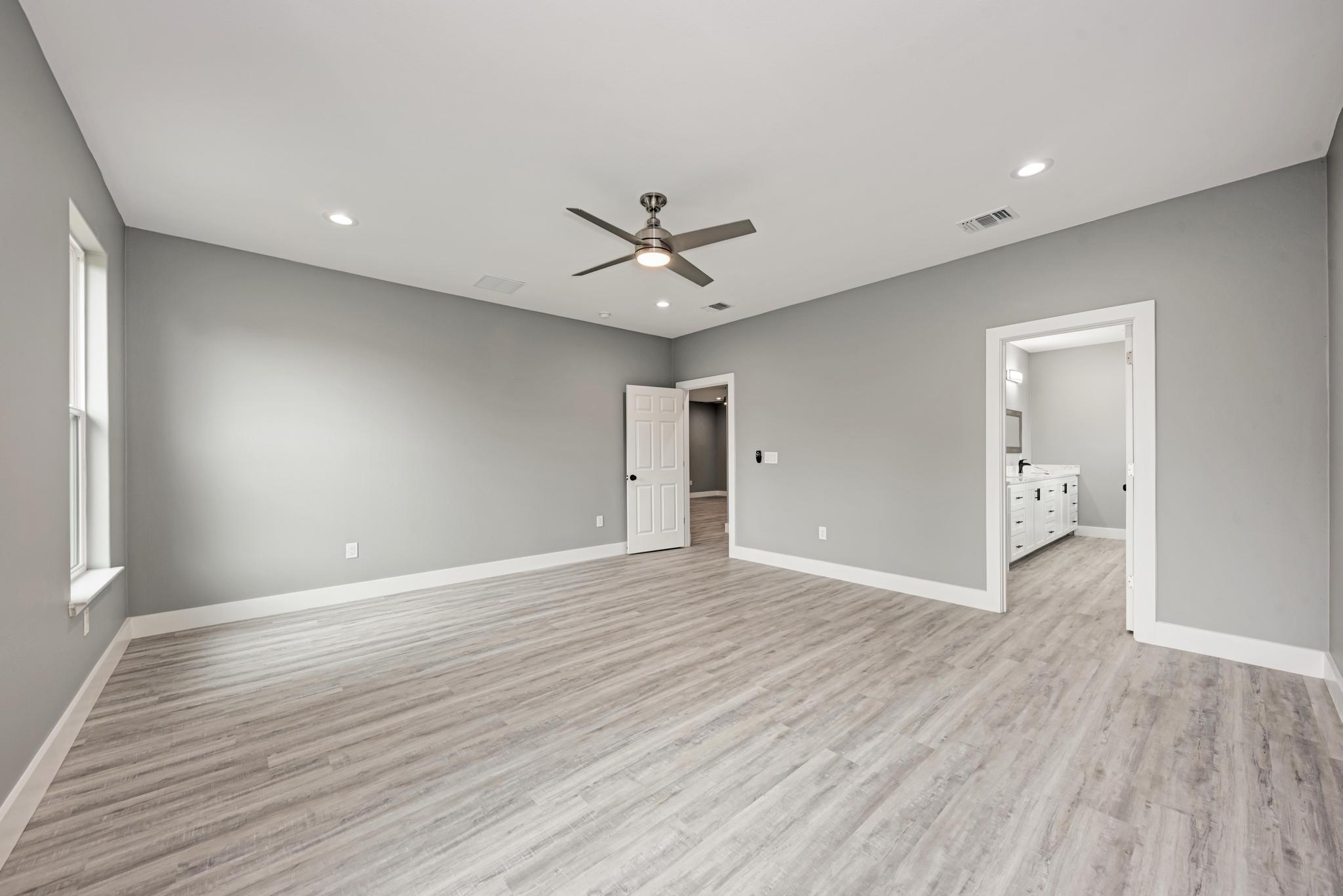 125 Comanche Dr, Paige, TX 78659