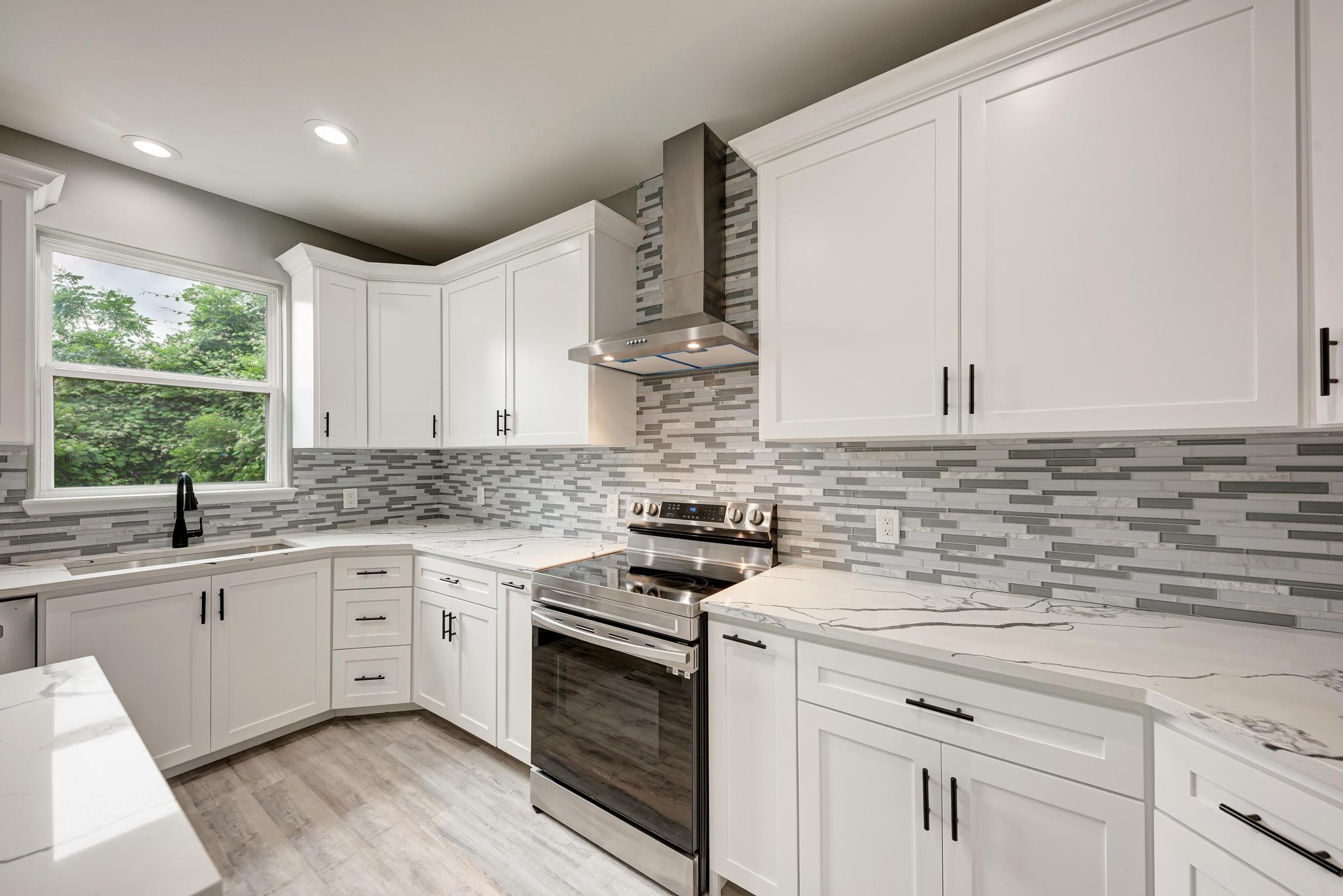 125 Comanche Dr, Paige, TX 78659