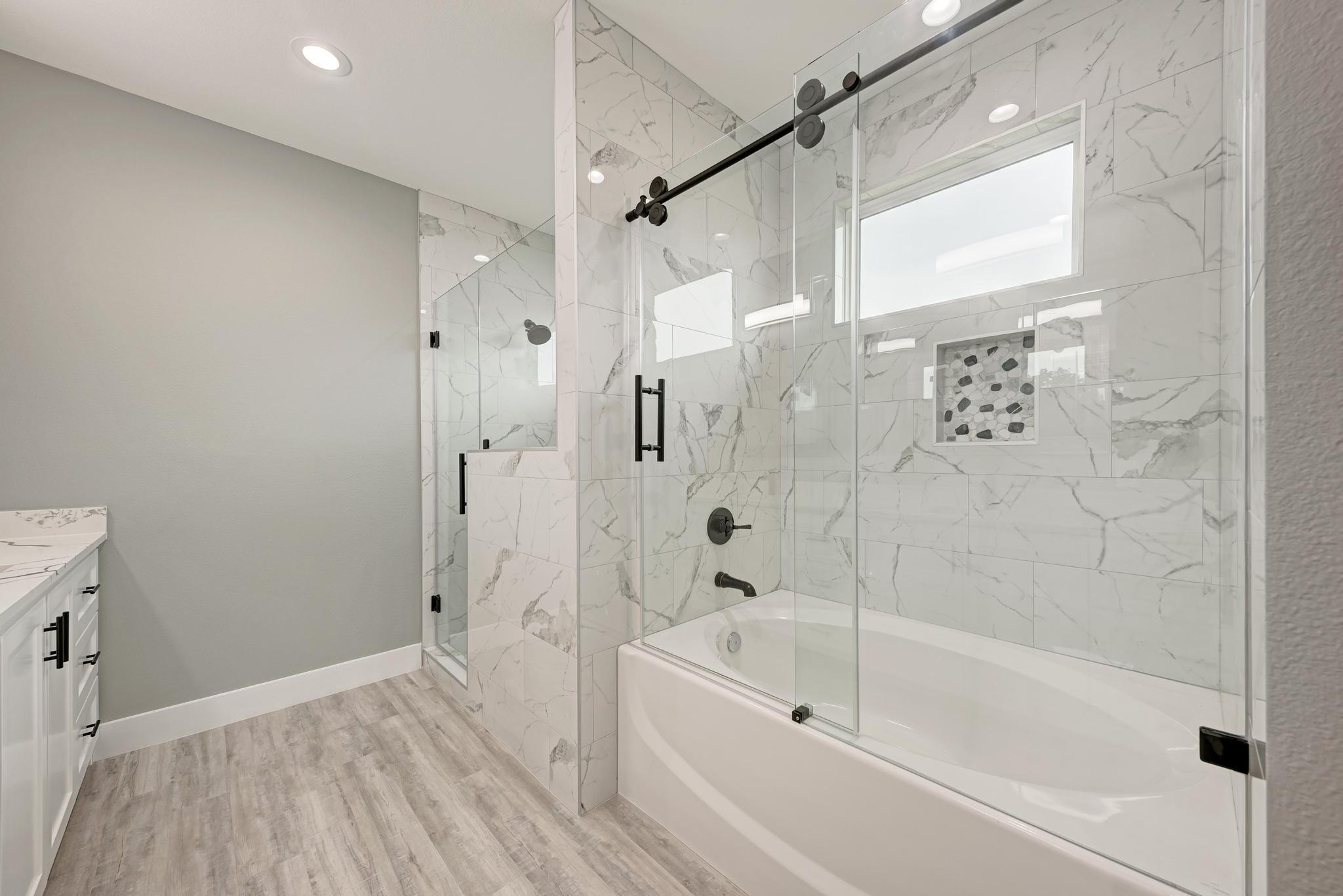 125 Comanche Dr, Paige, TX 78659