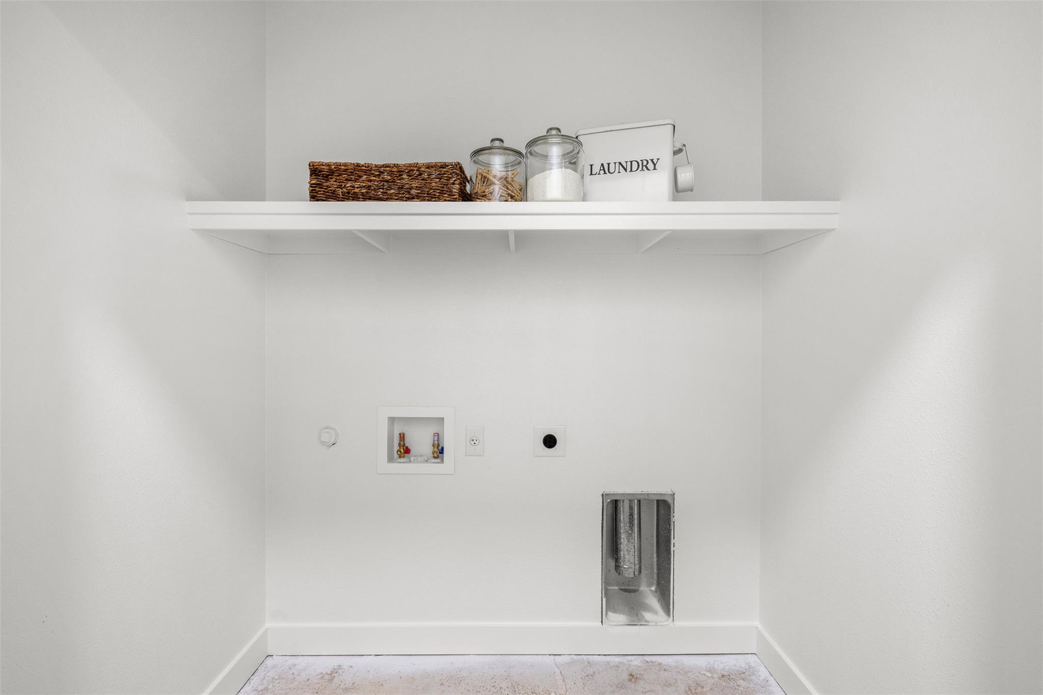 1110 Caldwell, Lexington, TX 78947