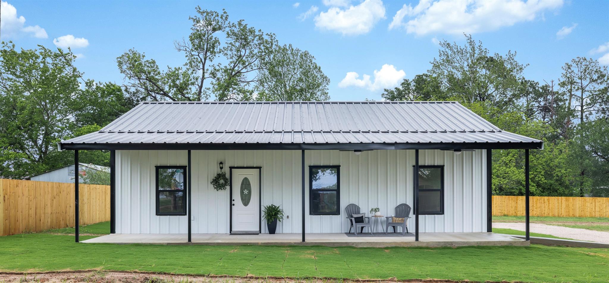 1110 Caldwell, Lexington, TX 78947