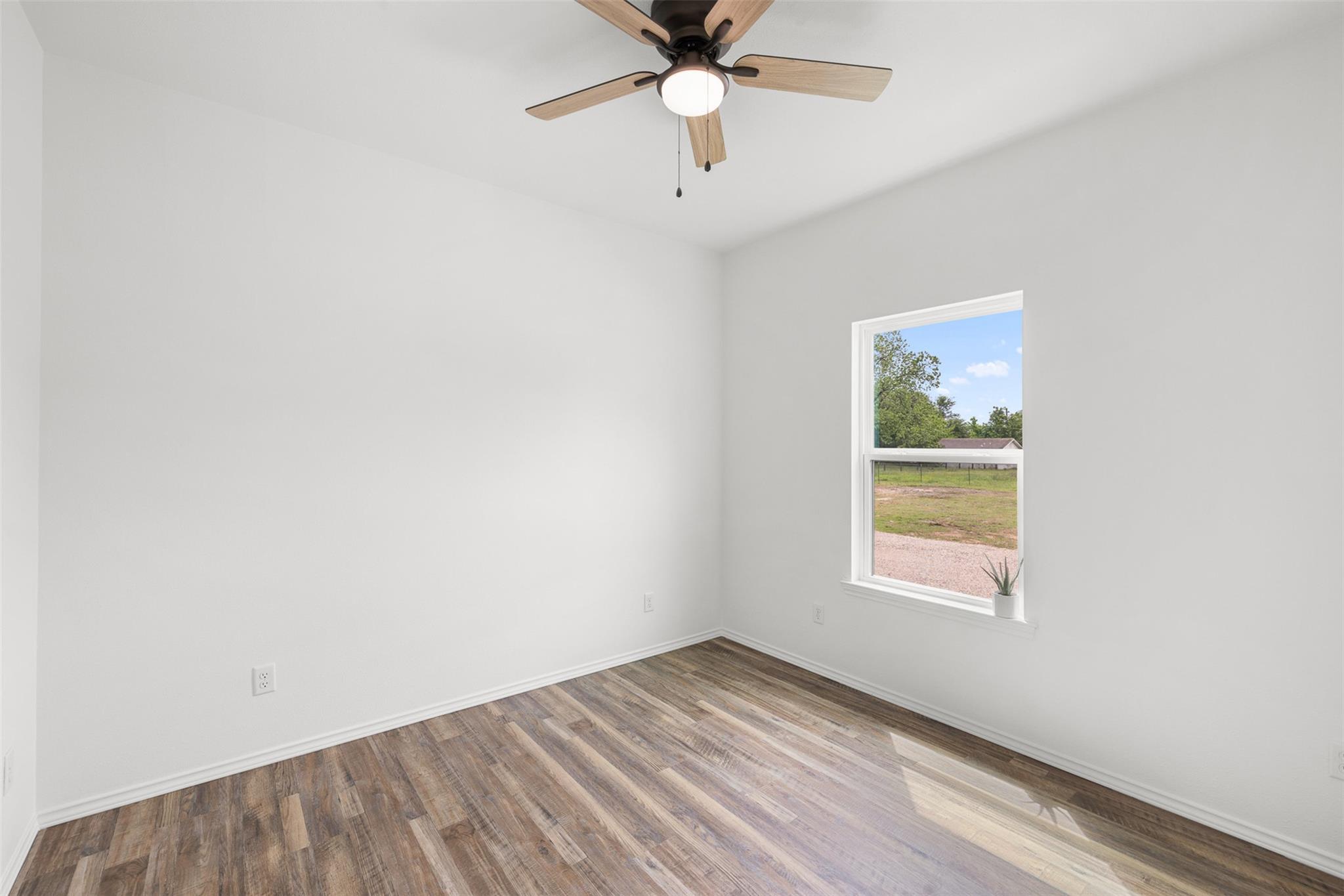 1110 Caldwell, Lexington, TX 78947