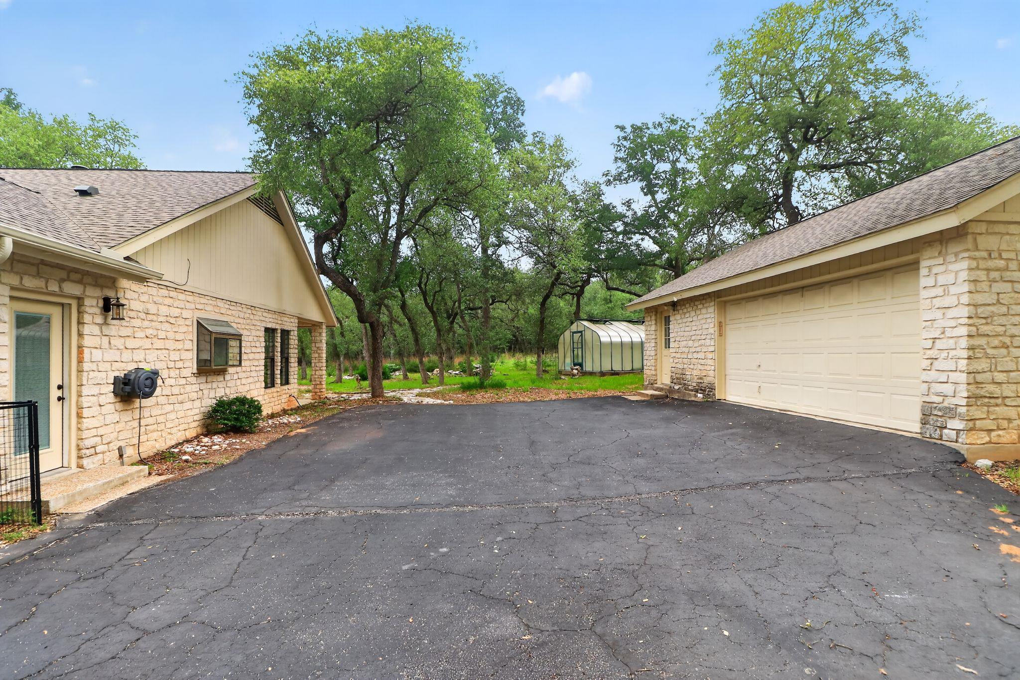 128 Mockingbird Ln, Georgetown, TX 78633