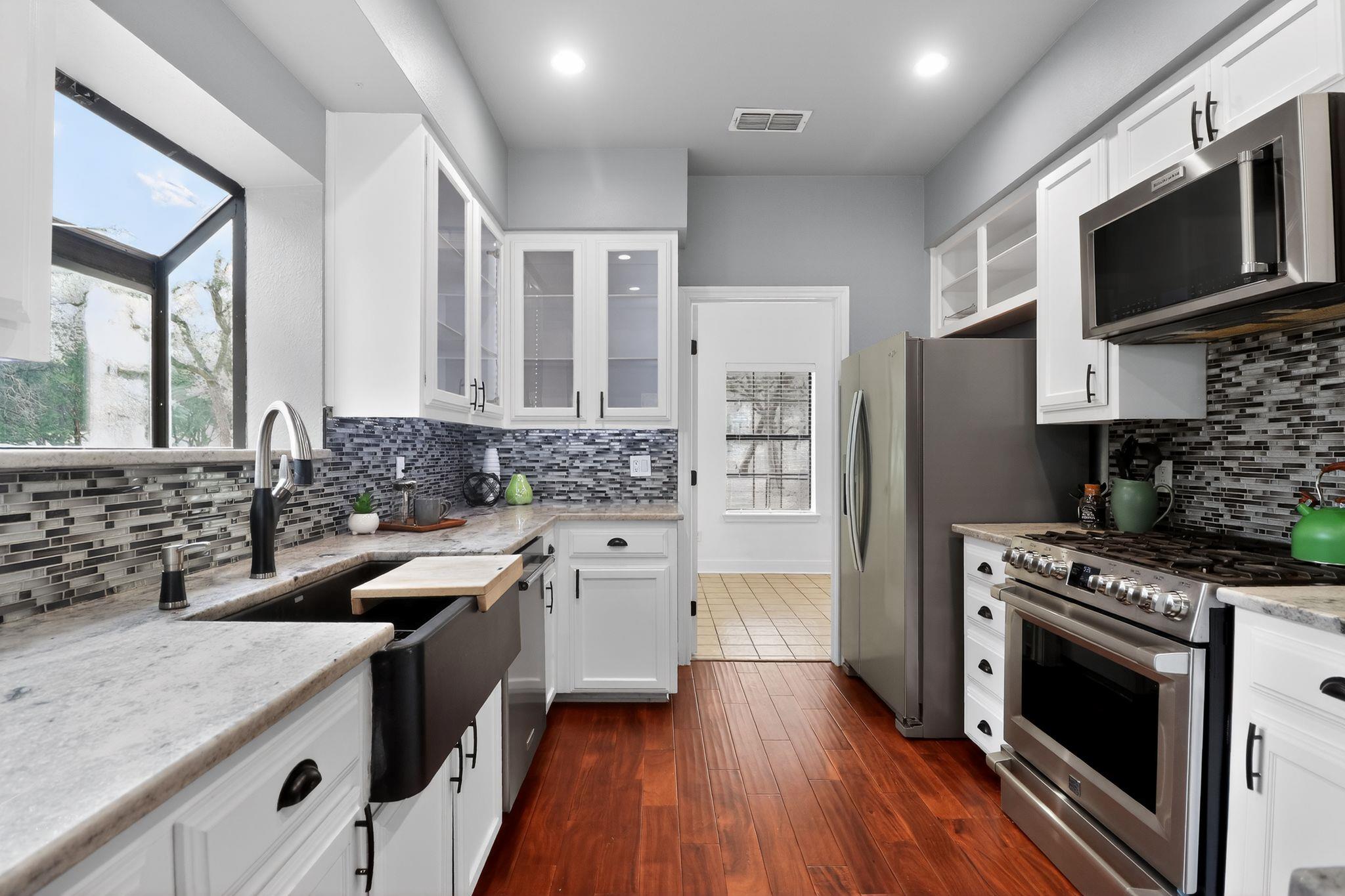 128 Mockingbird Ln, Georgetown, TX 78633