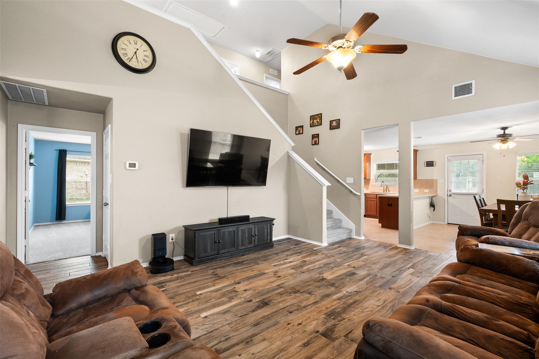 137 Barn Owl Loop, Leander, TX 78641