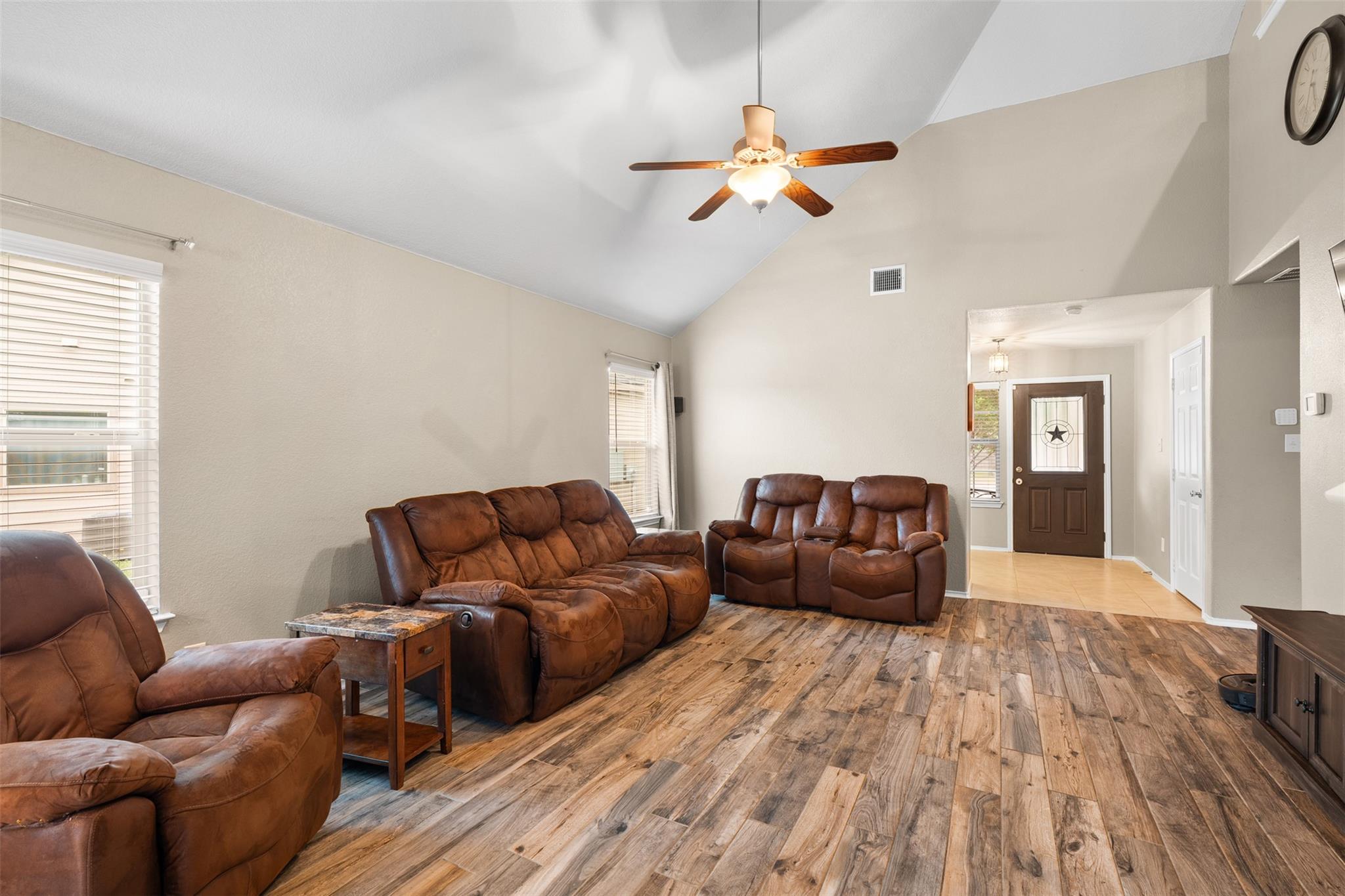 137 Barn Owl Loop, Leander, TX 78641