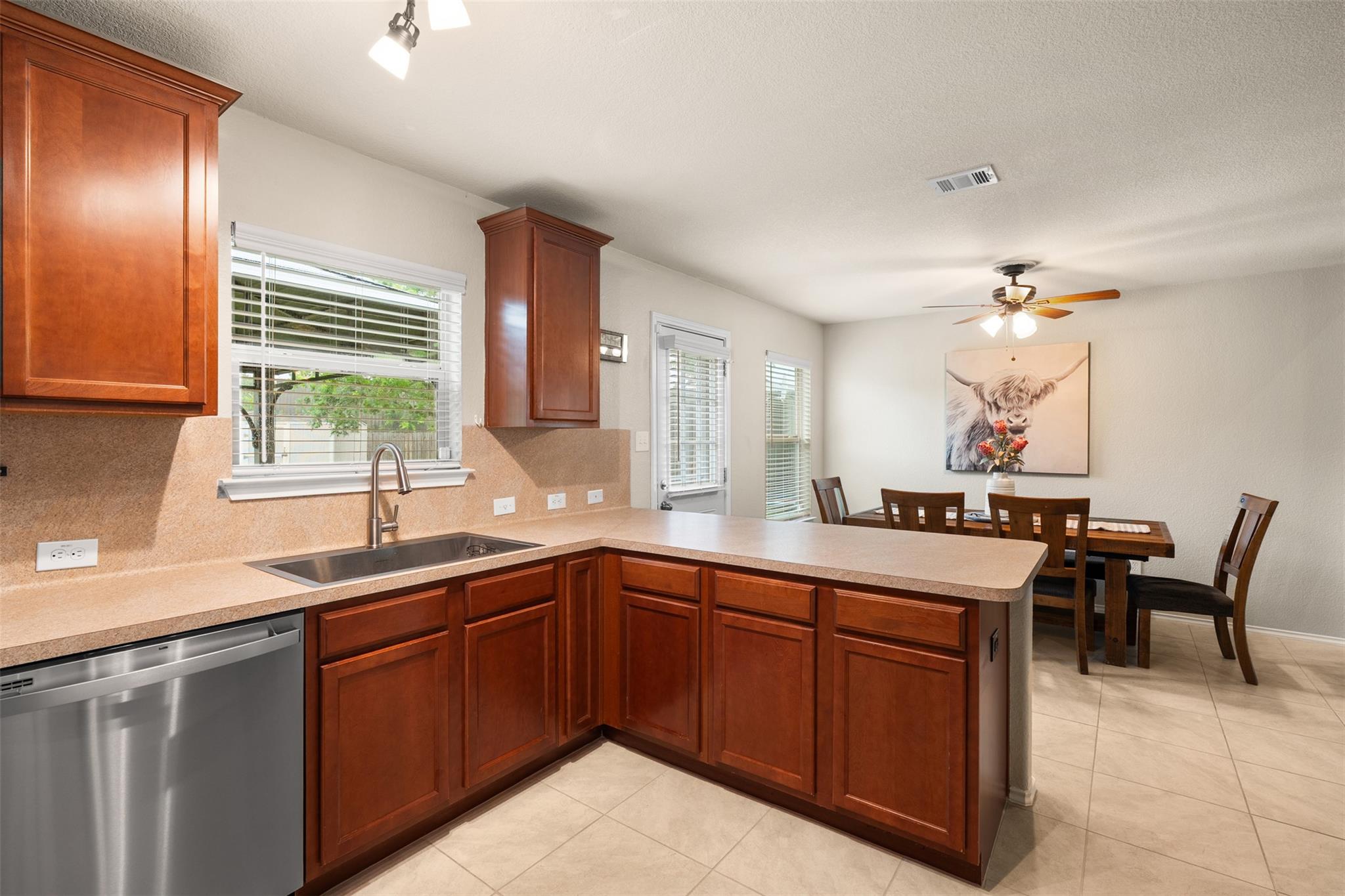 137 Barn Owl Loop, Leander, TX 78641