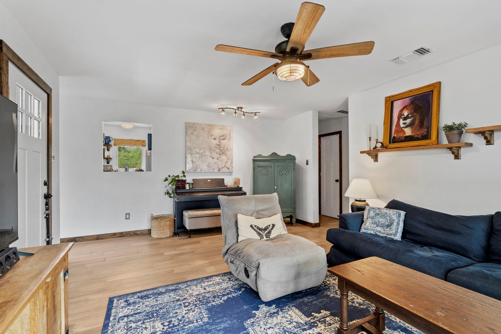 10006 Janet Loop, Dripping Springs, TX 78620