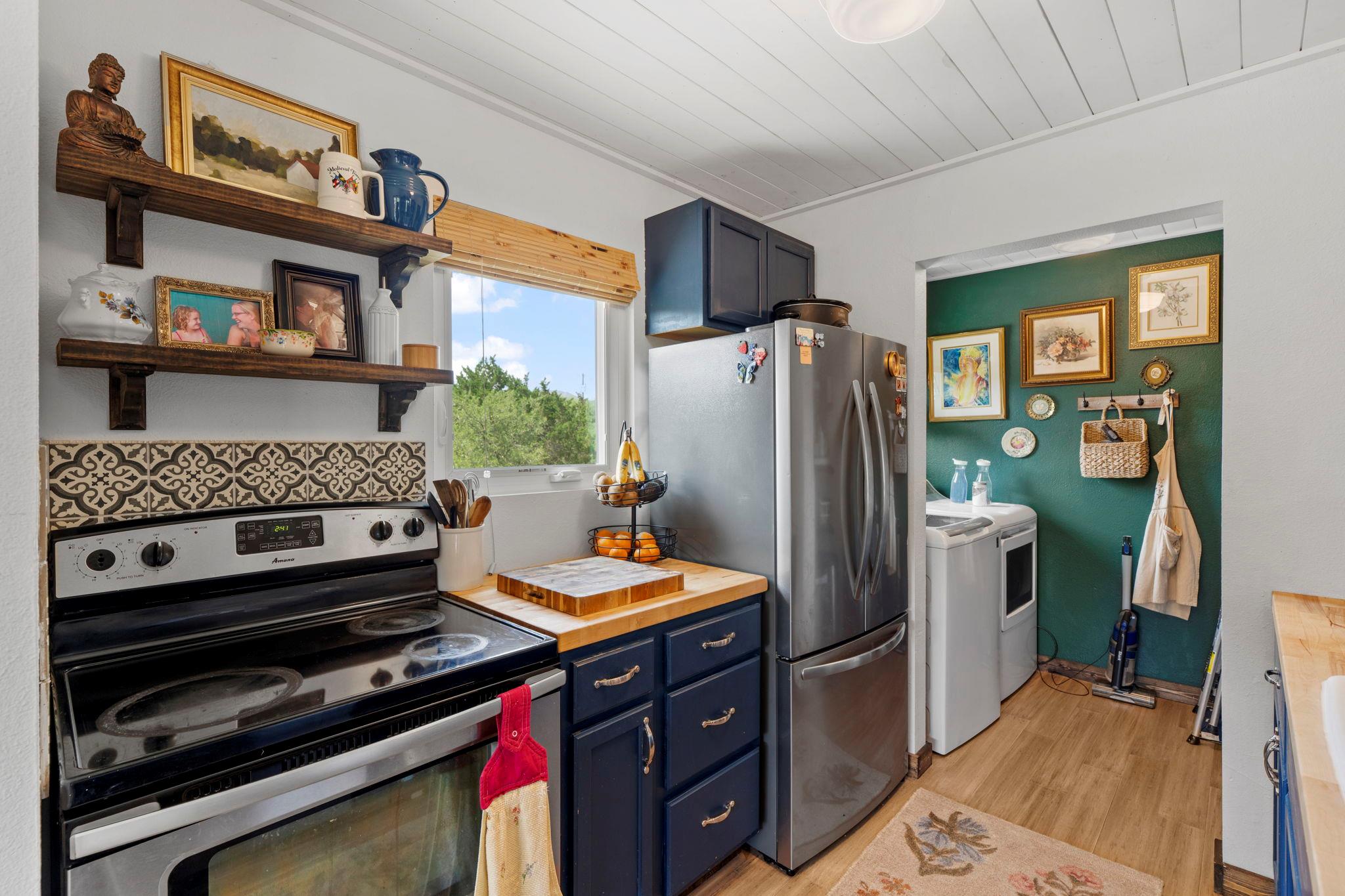 10006 Janet Loop, Dripping Springs, TX 78620