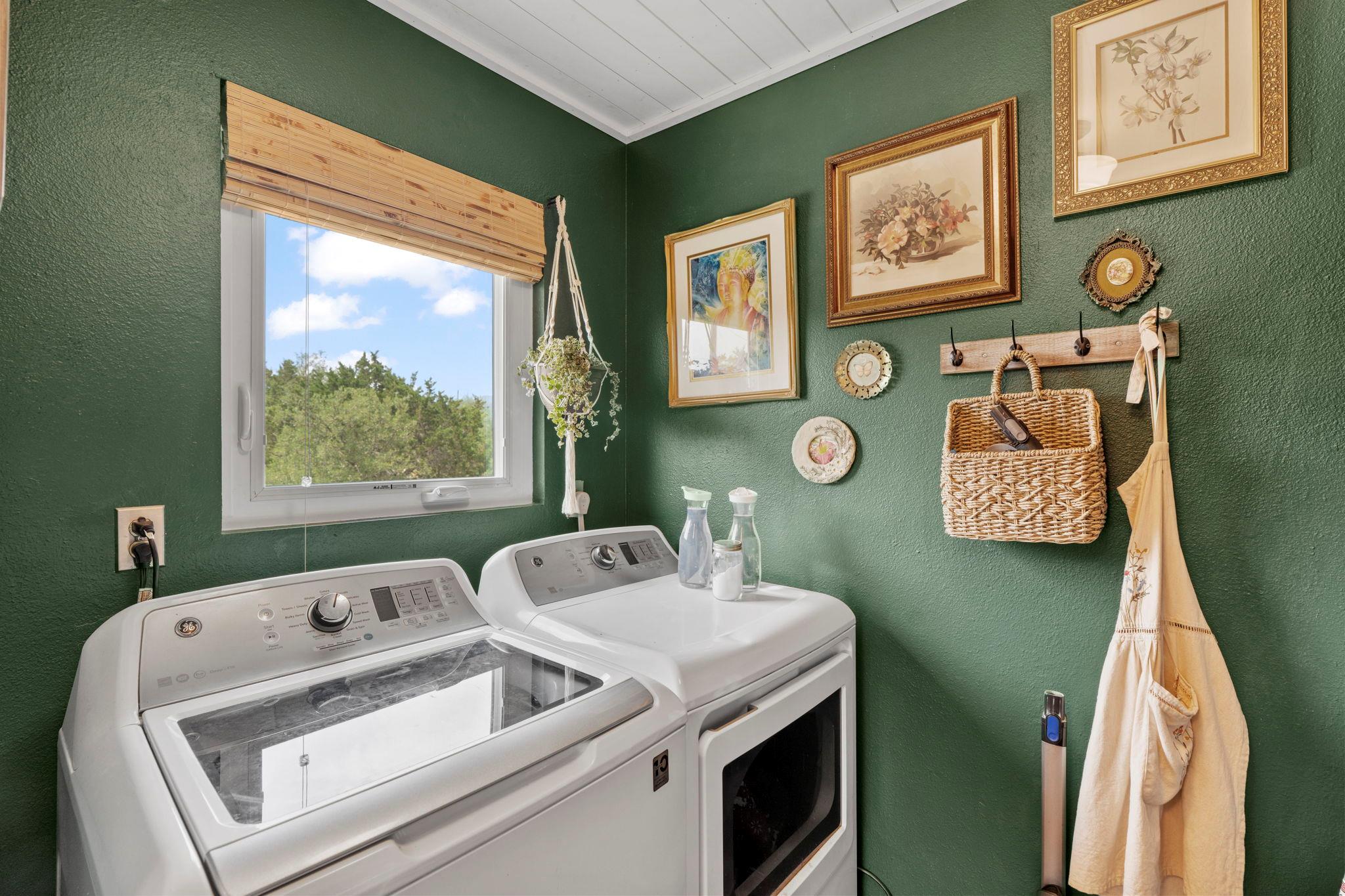 10006 Janet Loop, Dripping Springs, TX 78620