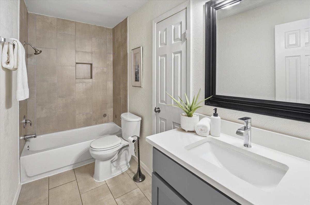 6711 W Gate Blvd # B, Austin, TX 78745