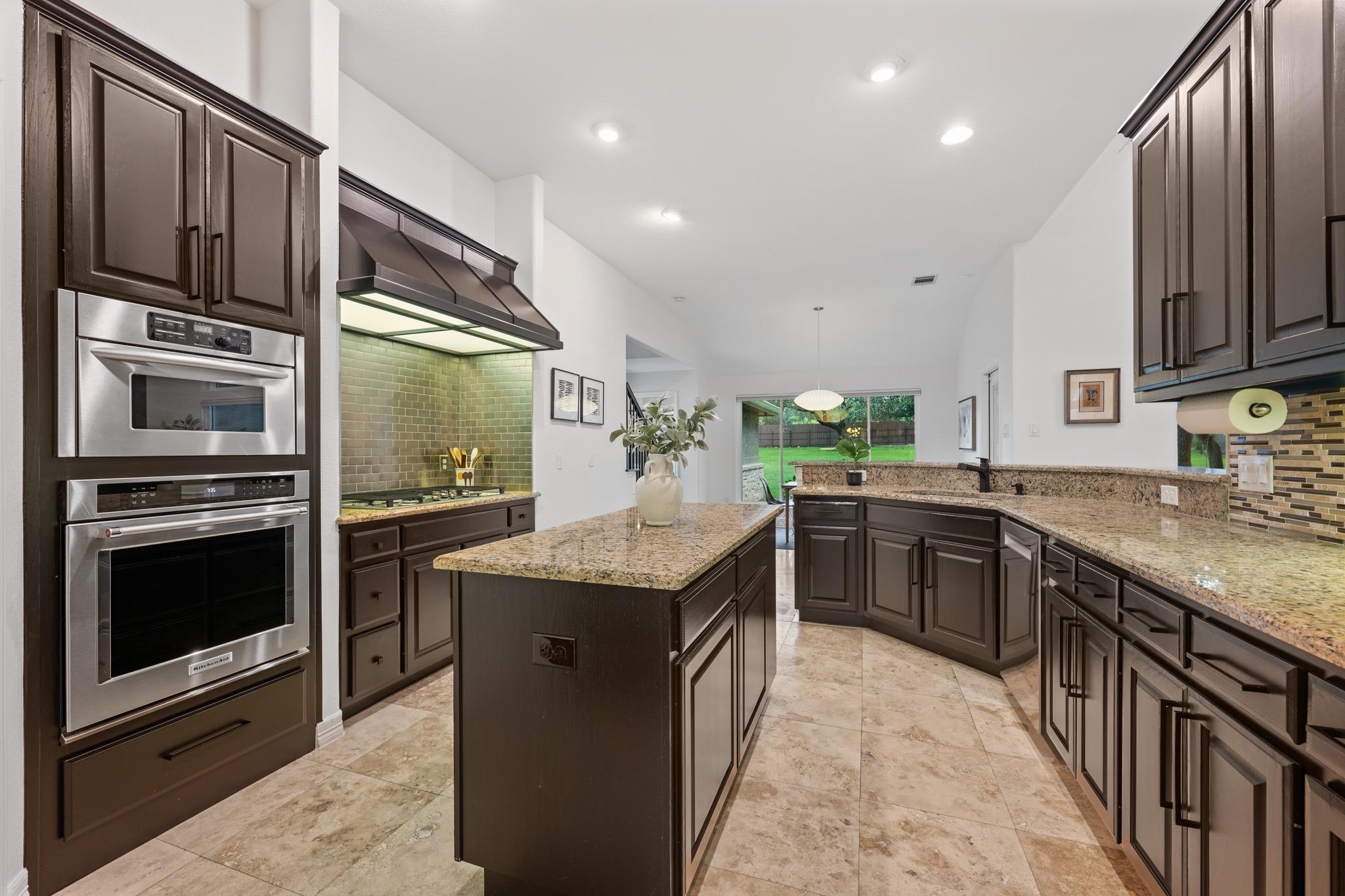 12007 Colleyville Dr, Bee Cave, TX 78738