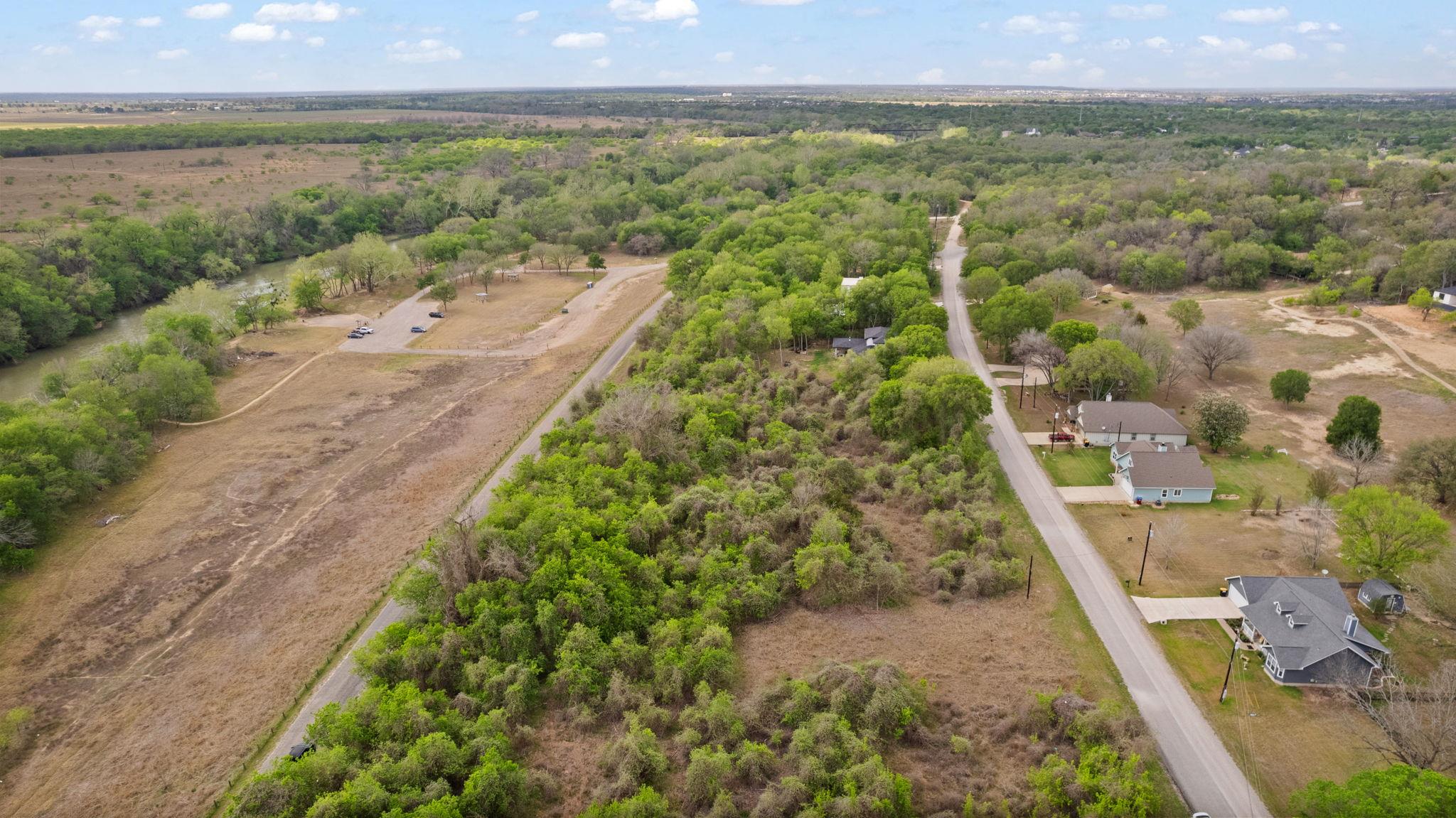 183 Kahana Ln, Bastrop, TX 78602