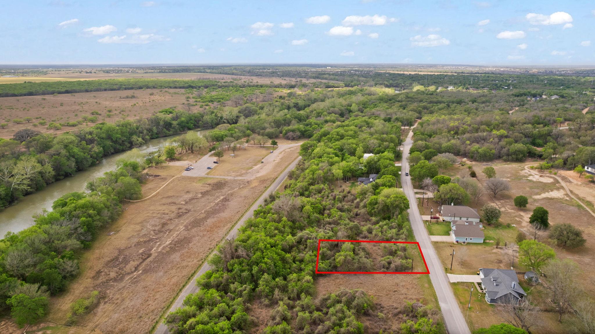 183 Kahana Ln, Bastrop, TX 78602