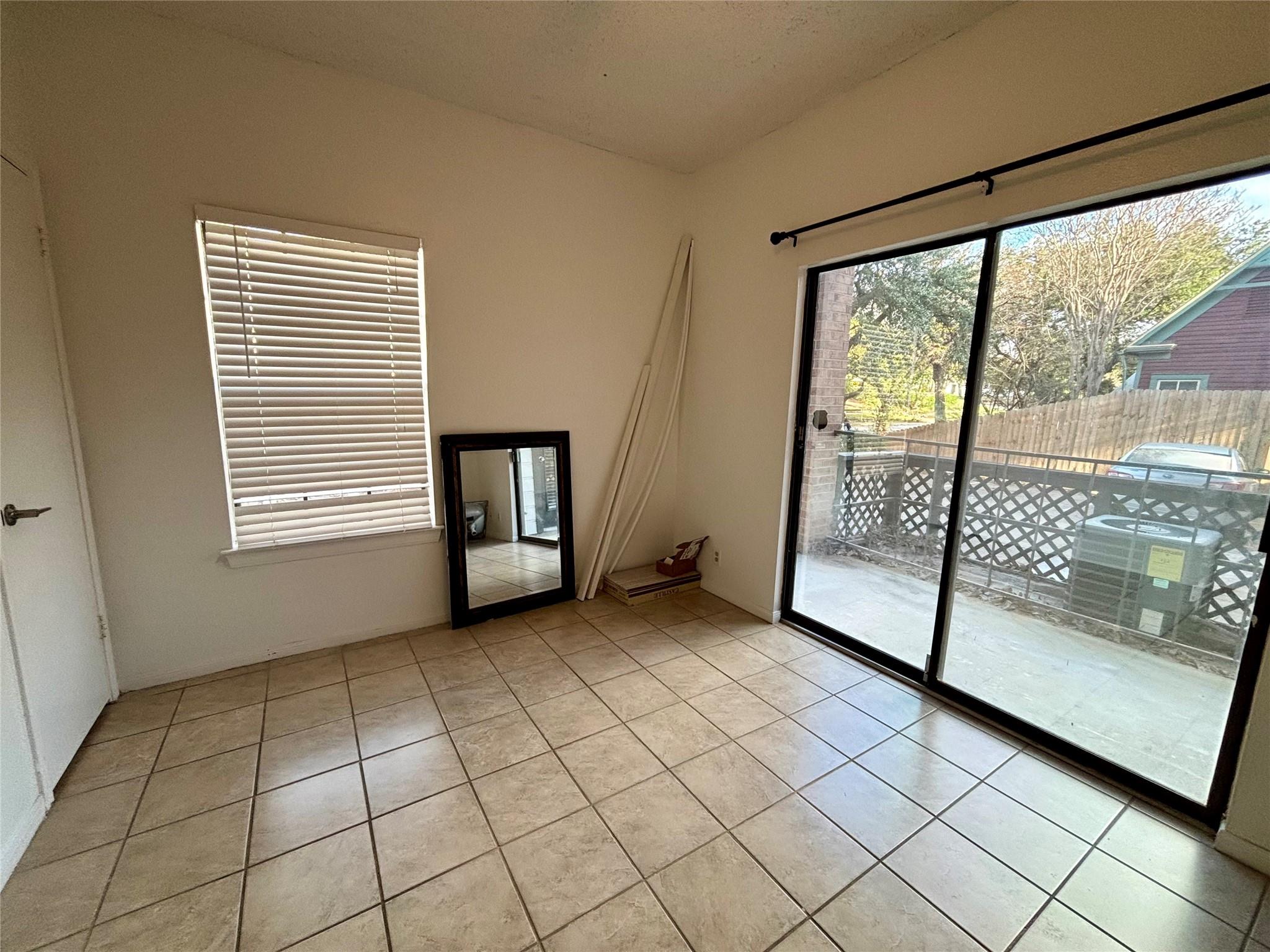 203 E 31st St # 101, Austin, TX 78705