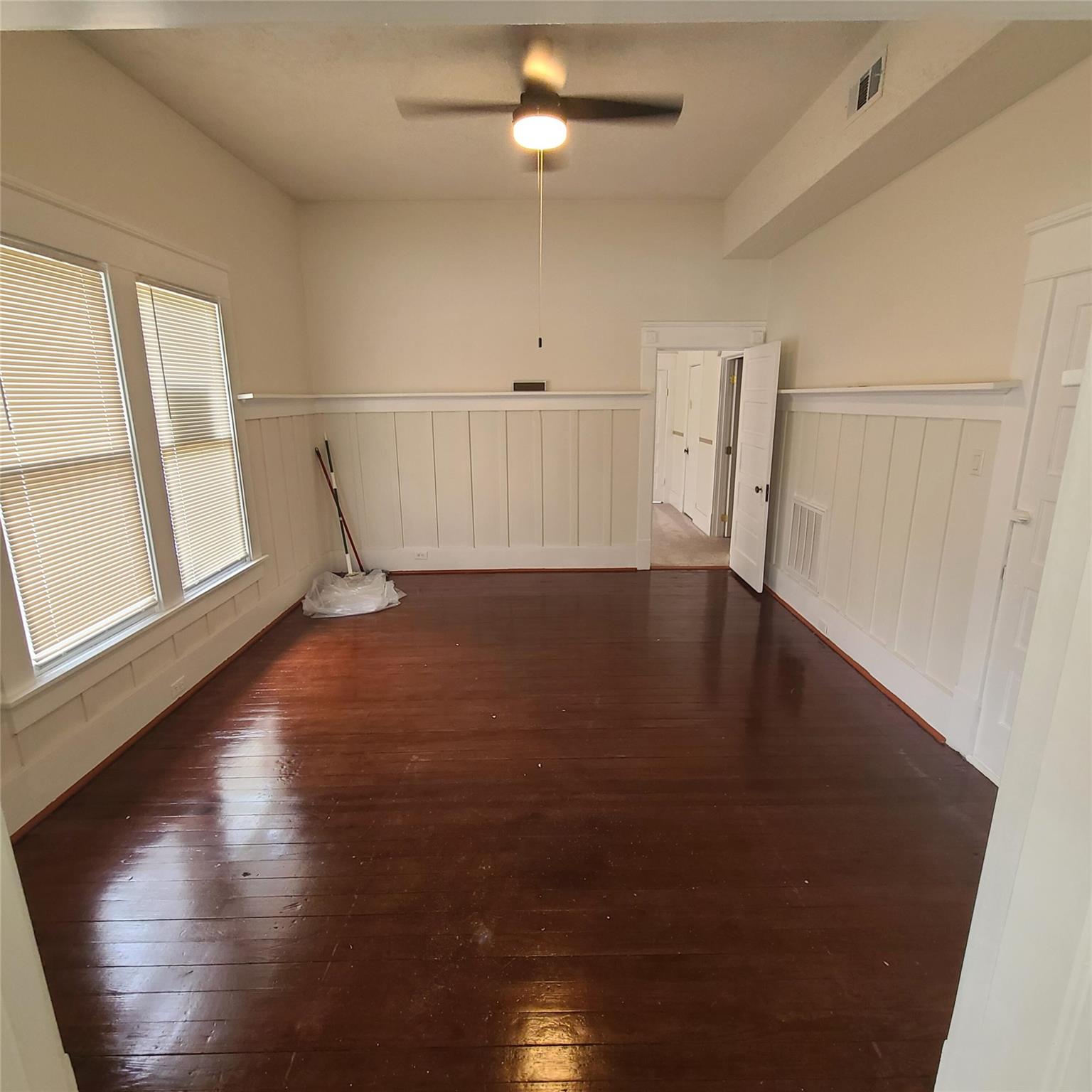 615 E Washington St, Giddings, TX 78942