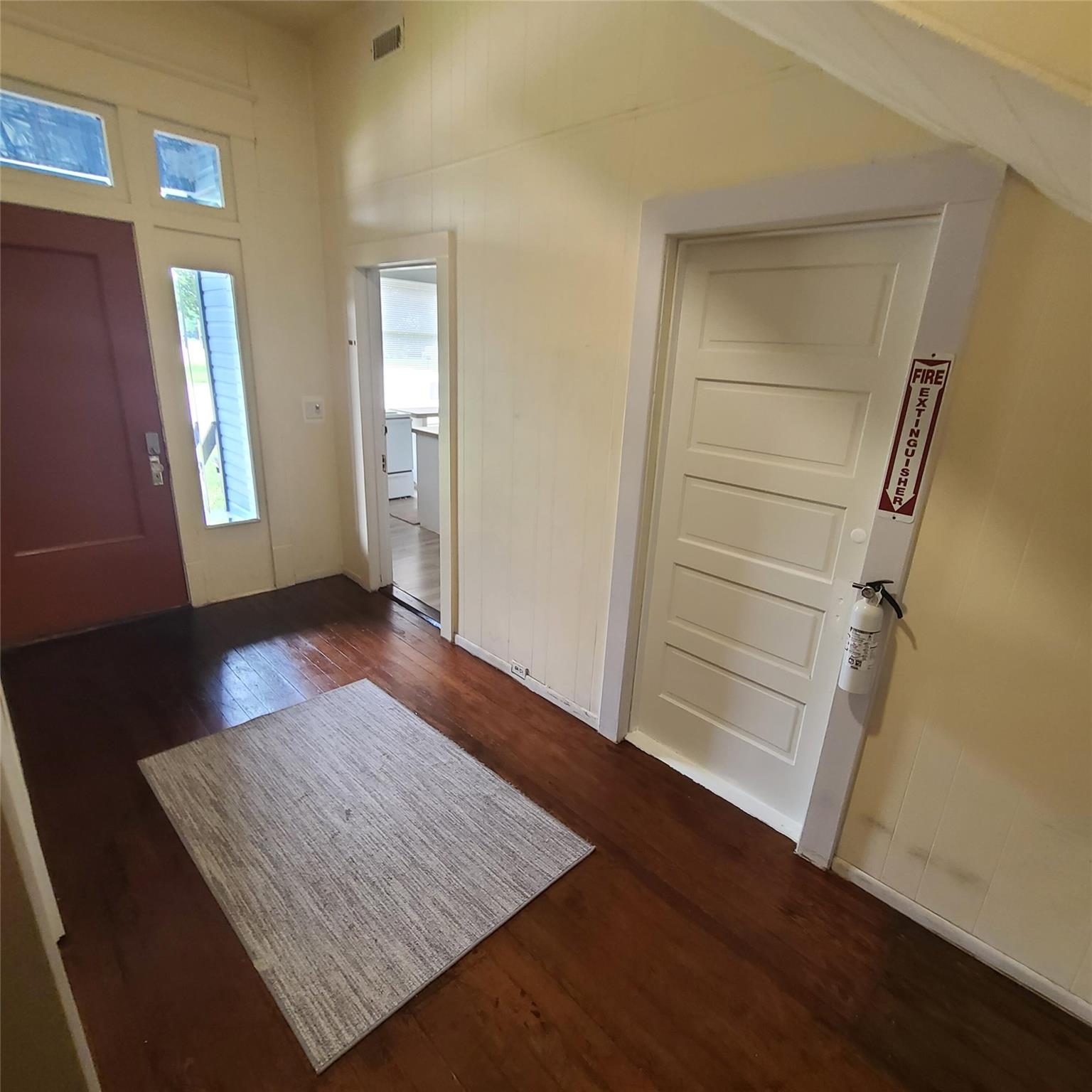 615 E Washington St, Giddings, TX 78942