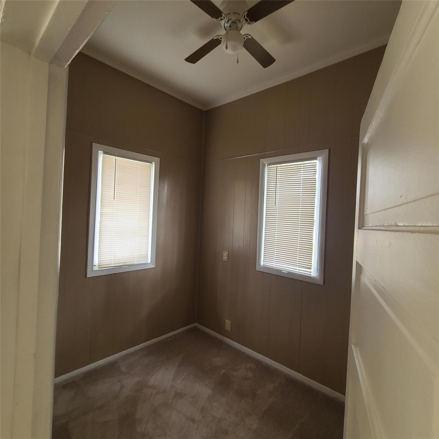 615 E Washington St, Giddings, TX 78942