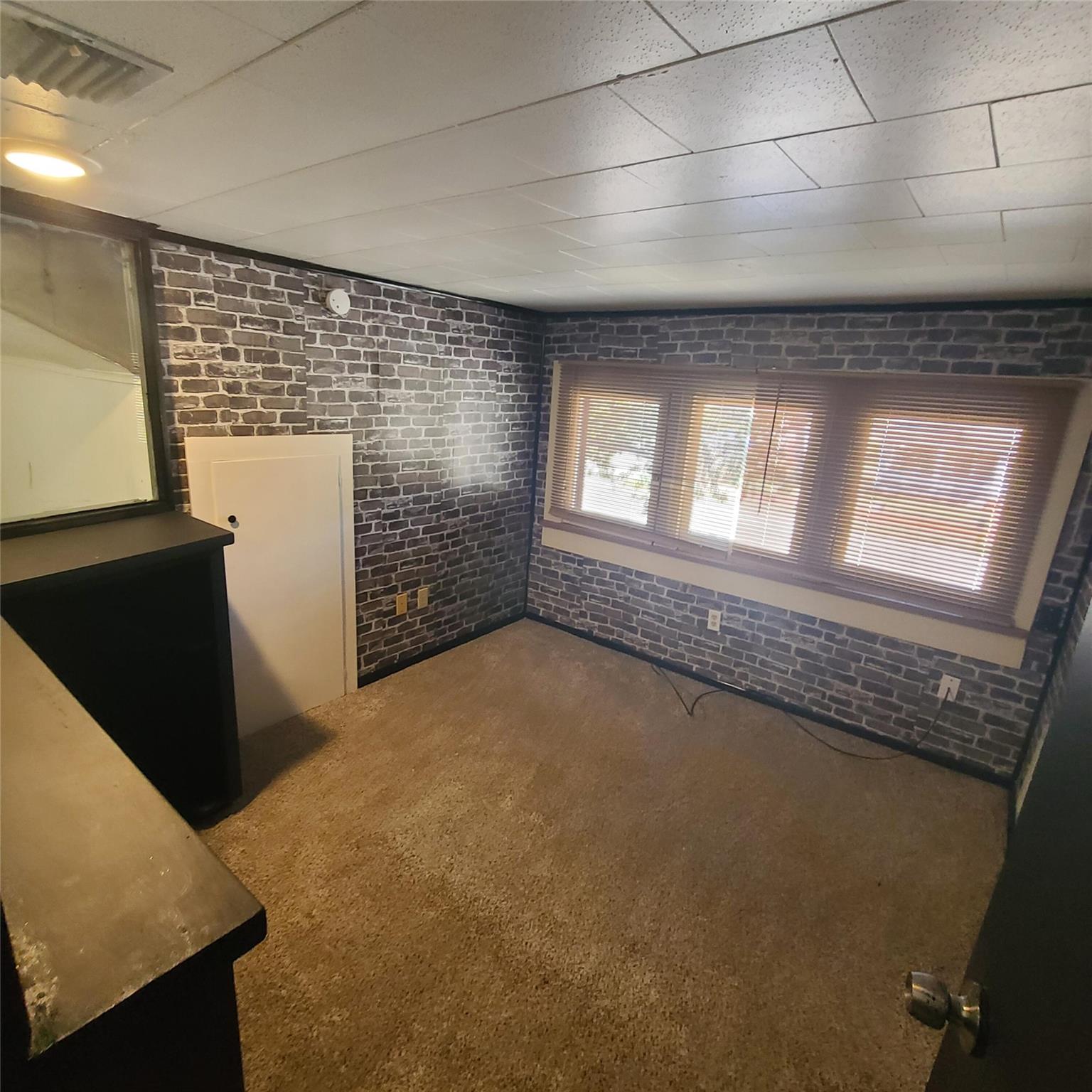 615 E Washington St, Giddings, TX 78942