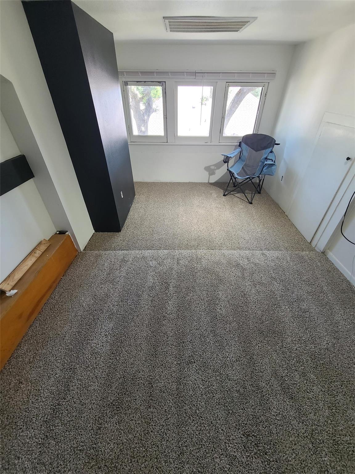 615 E Washington St, Giddings, TX 78942