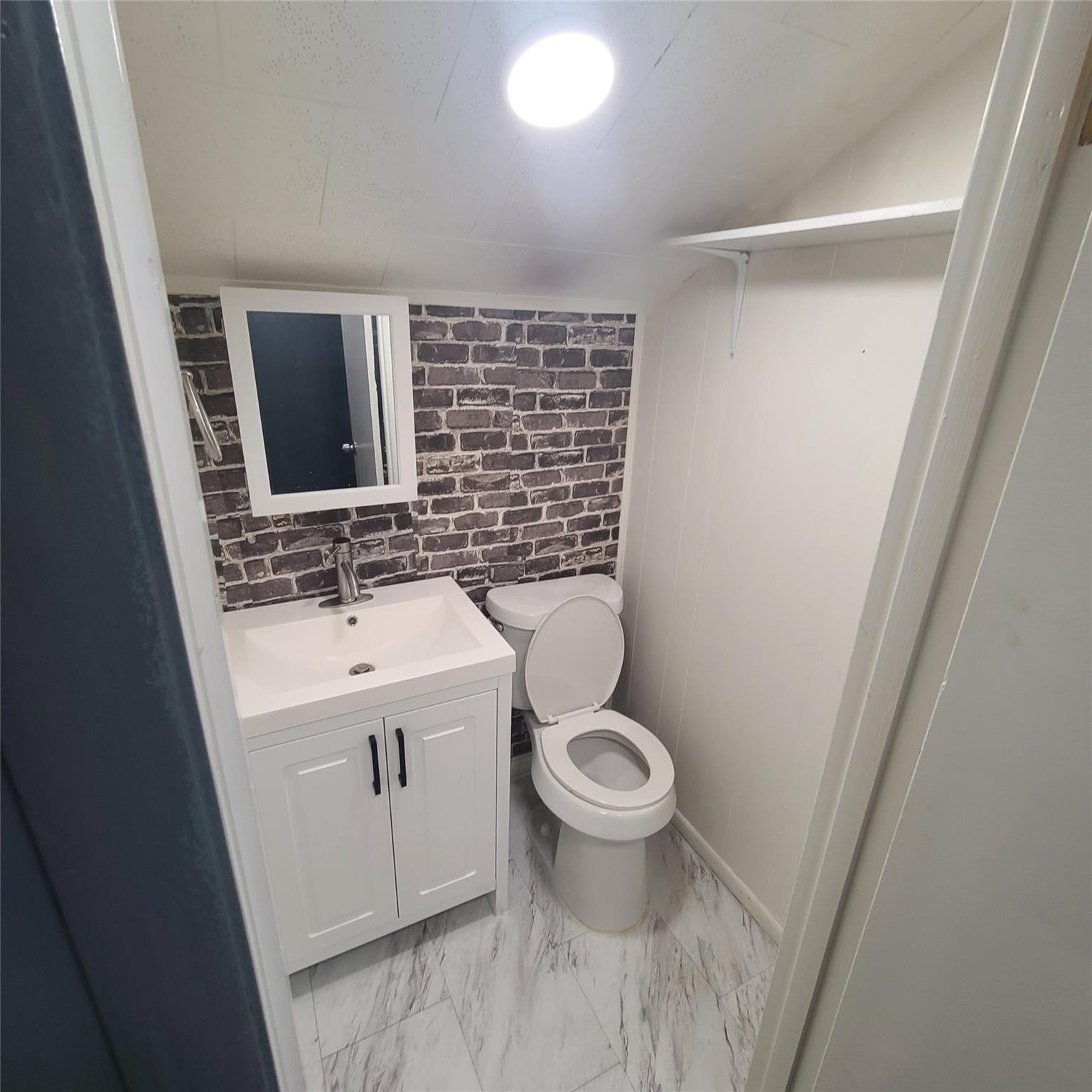 615 E Washington St, Giddings, TX 78942