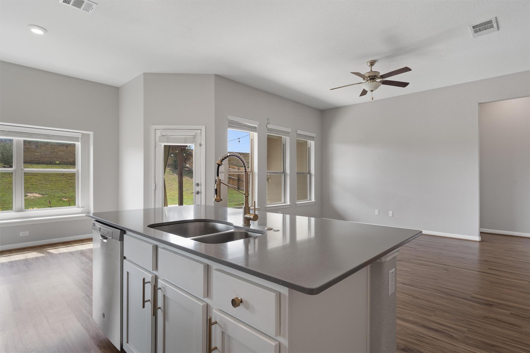 708 Hereford Loop, Hutto, TX 78634