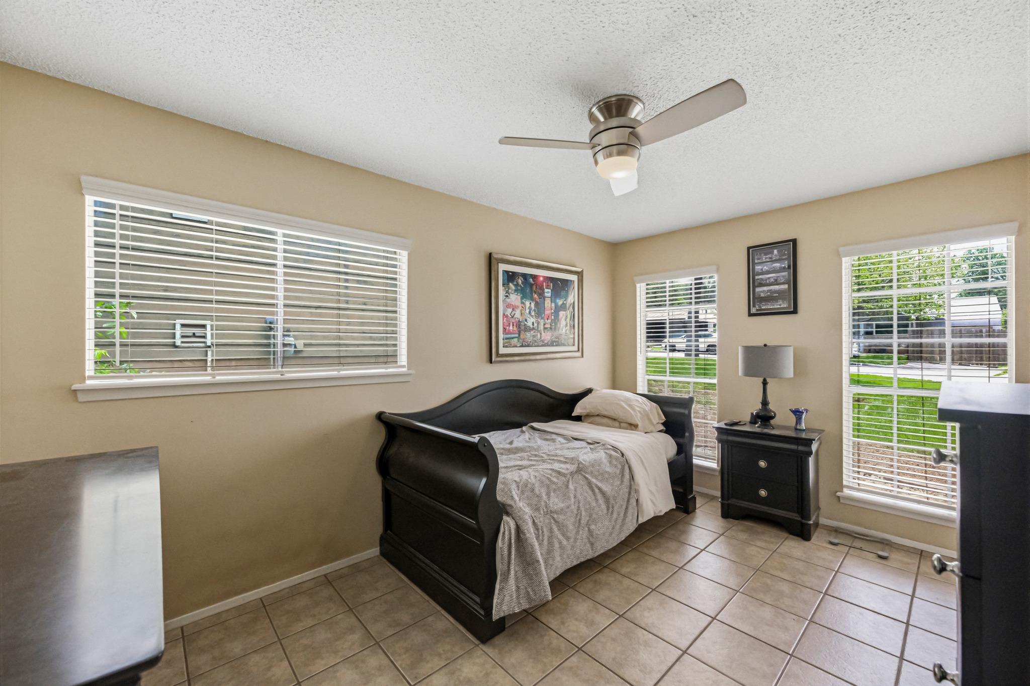 4910 Sylvandale Dr, Austin, TX 78745