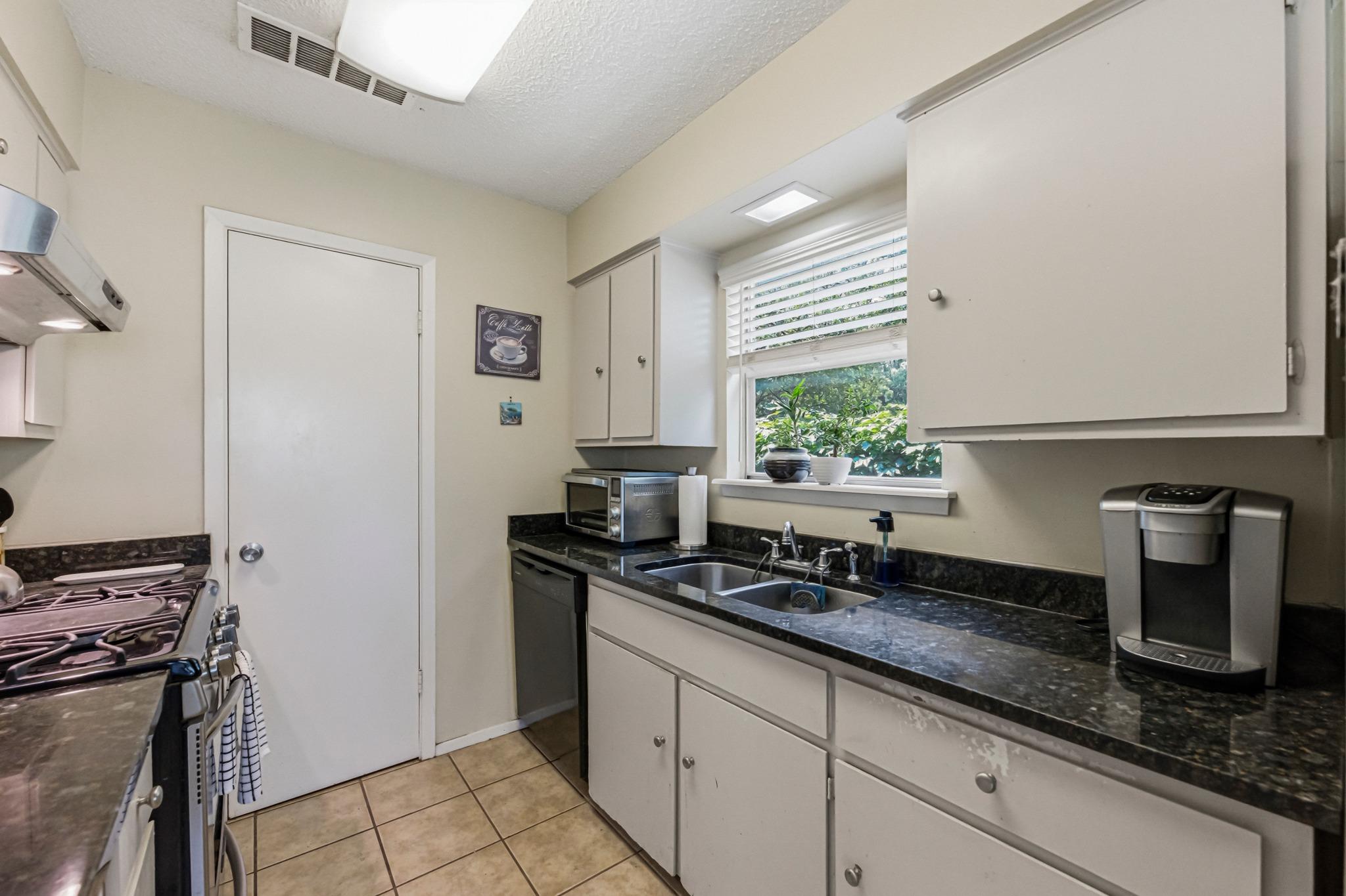 4910 Sylvandale Dr, Austin, TX 78745