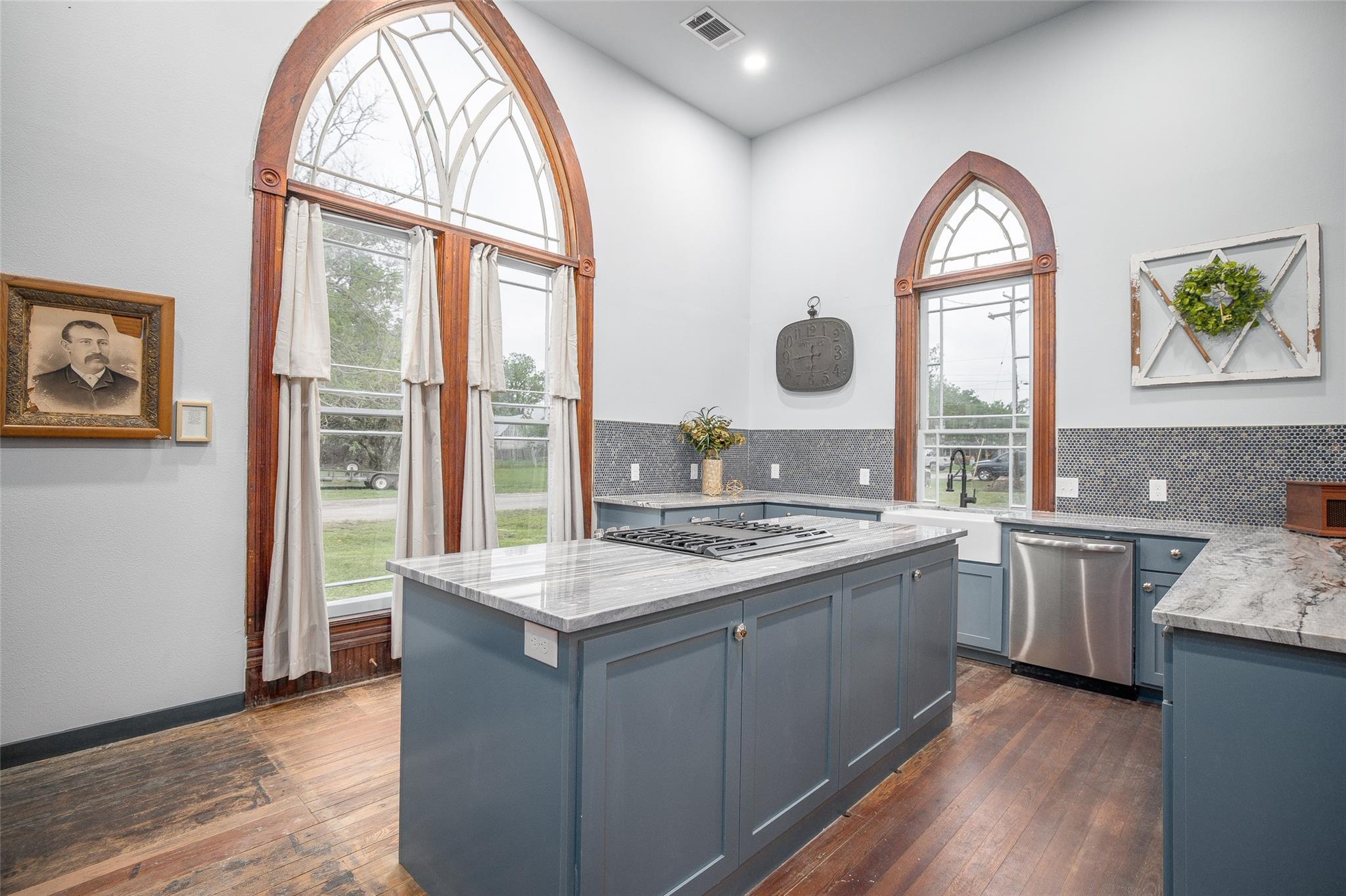 346 W Pietzsch St, Bartlett, TX 76511