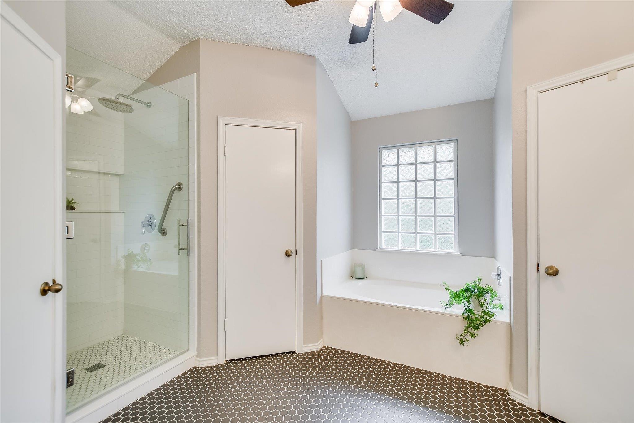 13216 Humphrey Dr, Austin, TX 78729