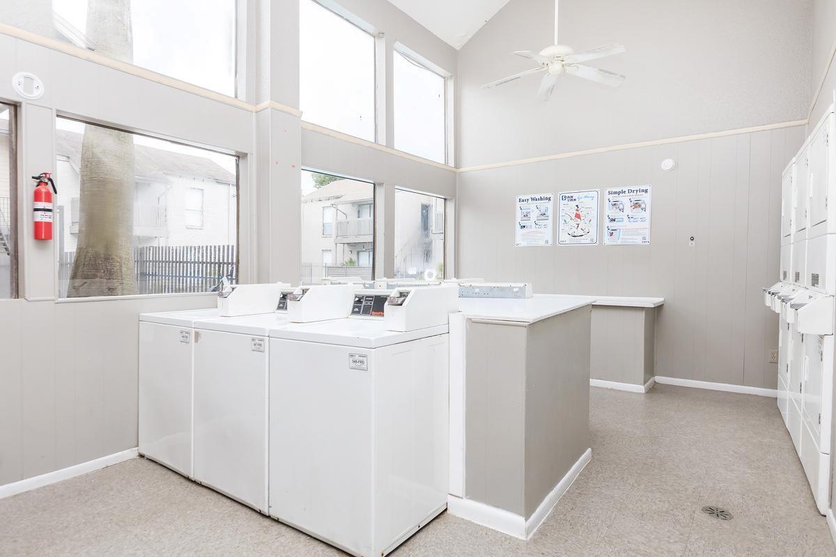 1300 Wilcrest Dr # 208, Houston, TX 77042