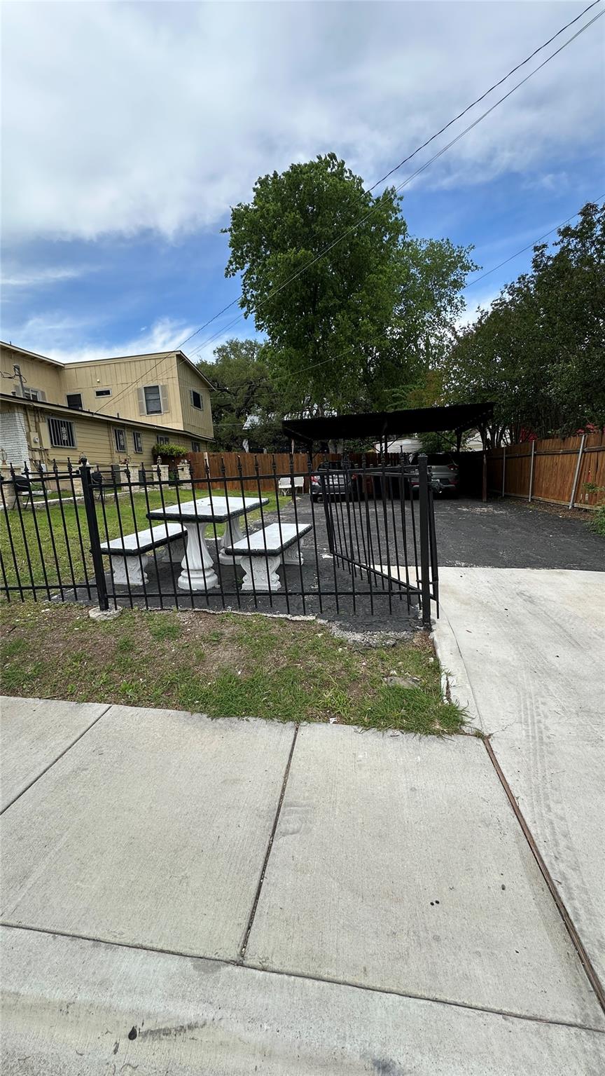 3116 E 12th St, Austin, TX 78702