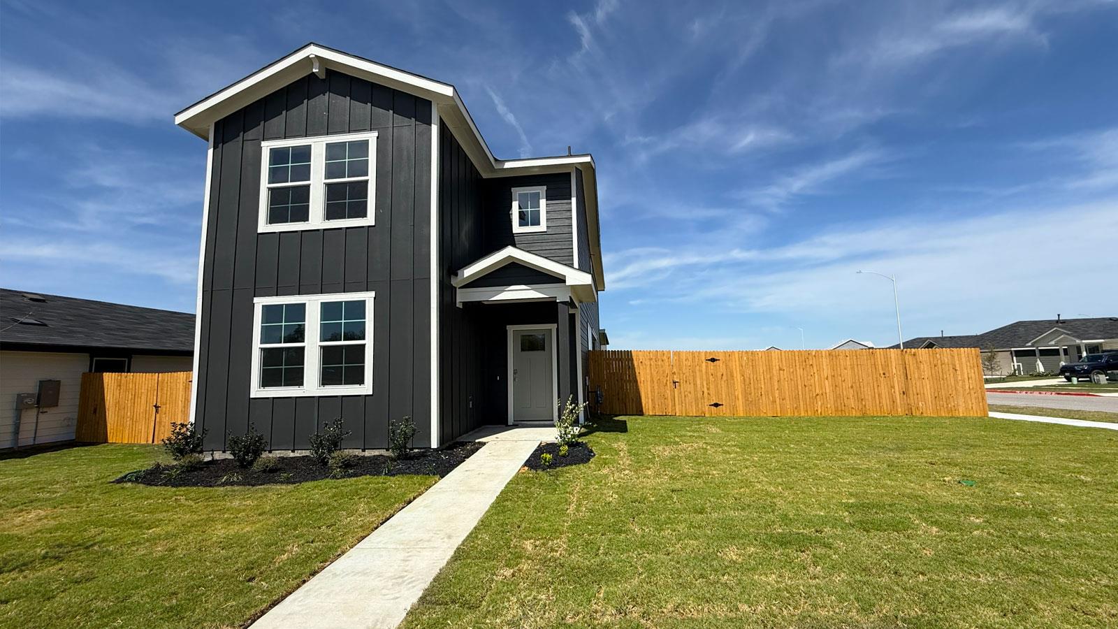 200 CONSTANZA Trl, Bastrop, TX 78602