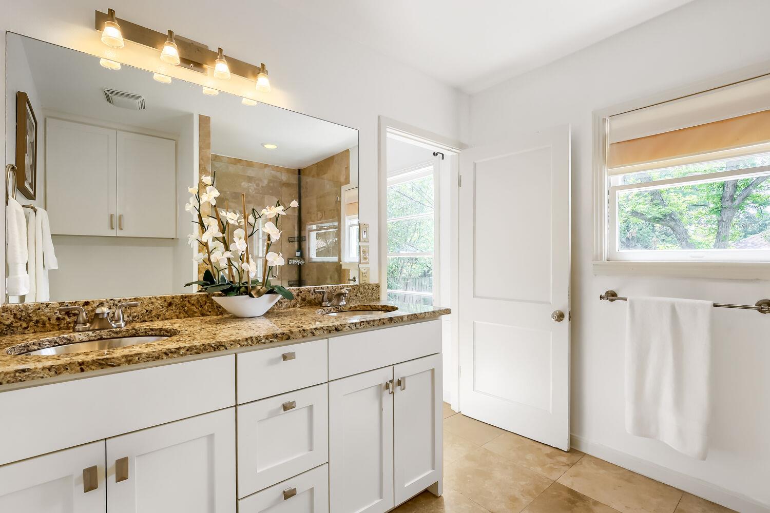 5702 Bull Creek Rd, Austin, TX 78756