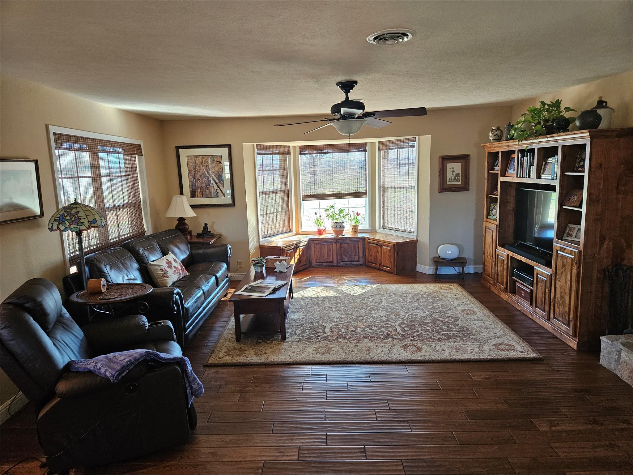 913 CR 237, Cameron, TX 76520