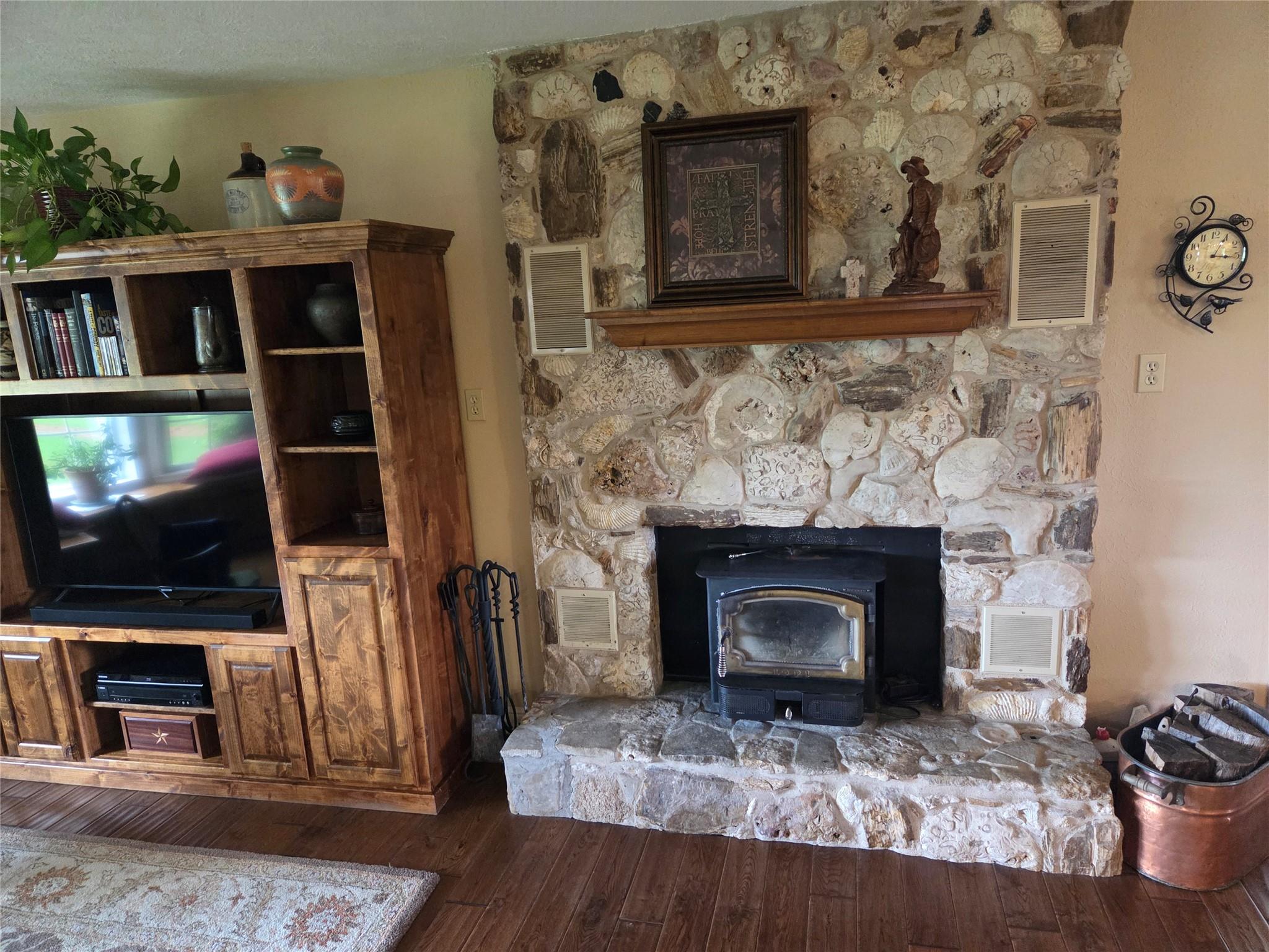 913 CR 237, Cameron, TX 76520